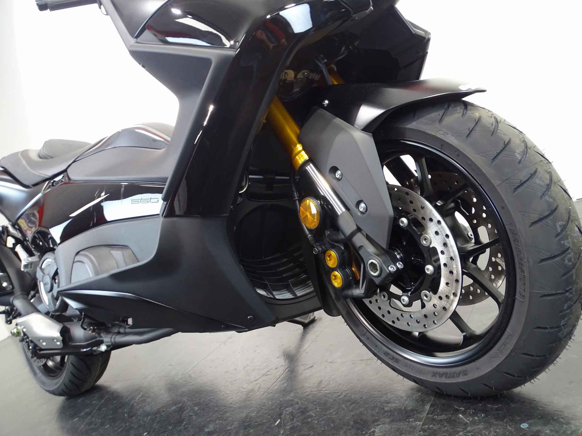 Yamaha T-MAX TECH MAX - 4/7