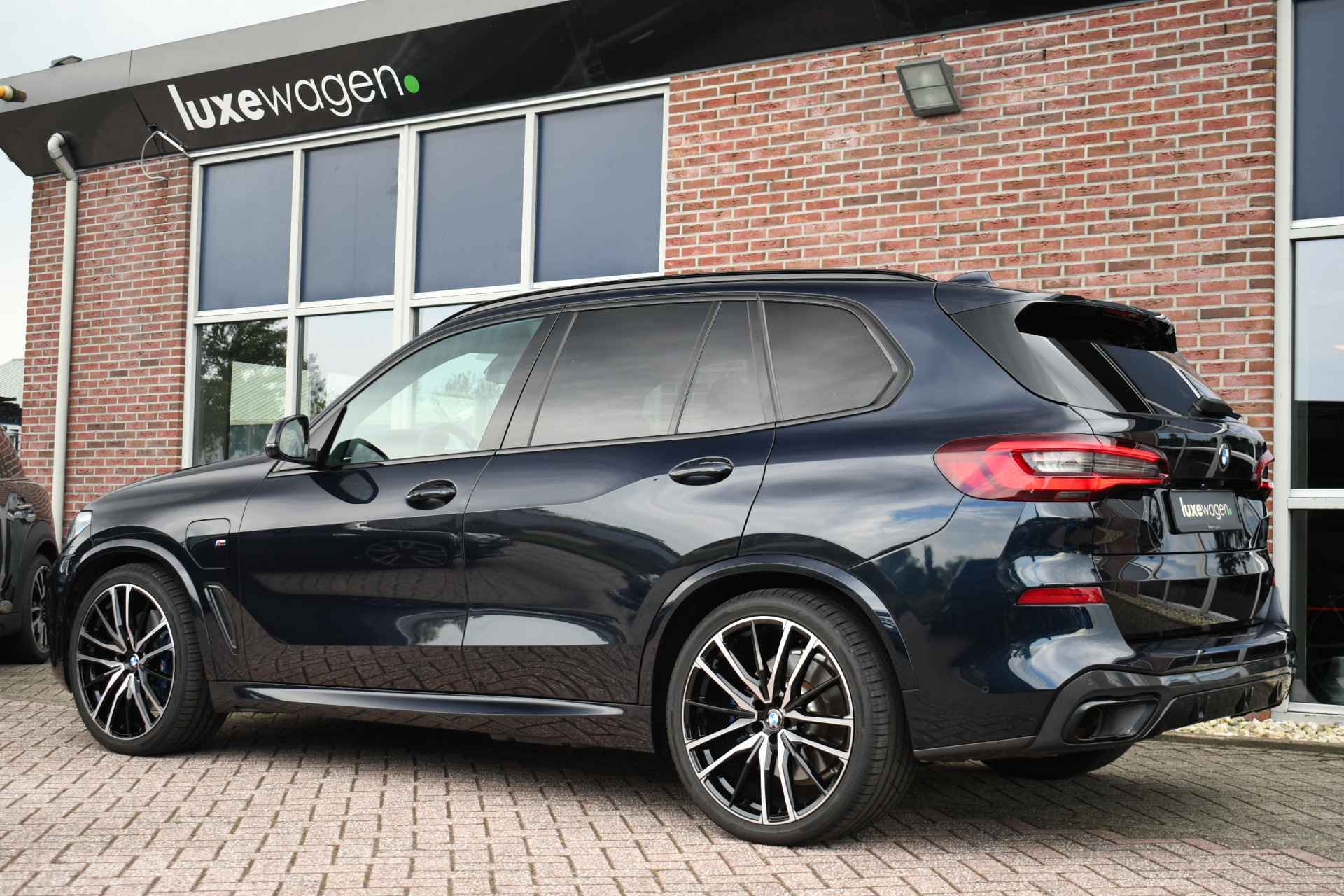 BMW X5 xDrive45e M-Sport M-zetels Pano Trekh Soft-close 360 HUD 22inch Laser - 6/42