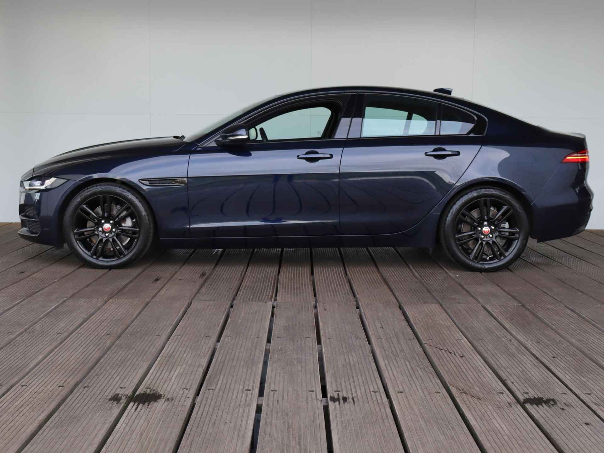 Jaguar XE 2.0 P250 SE  | Blackline 18" | Lederenbekleding | Groot navi | - 3/29