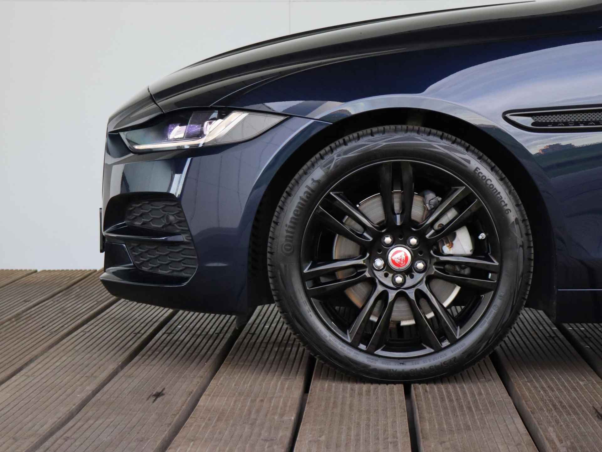 Jaguar XE 2.0 P250 SE  | Blackline 18" | Lederenbekleding | Groot navi | - 5/29