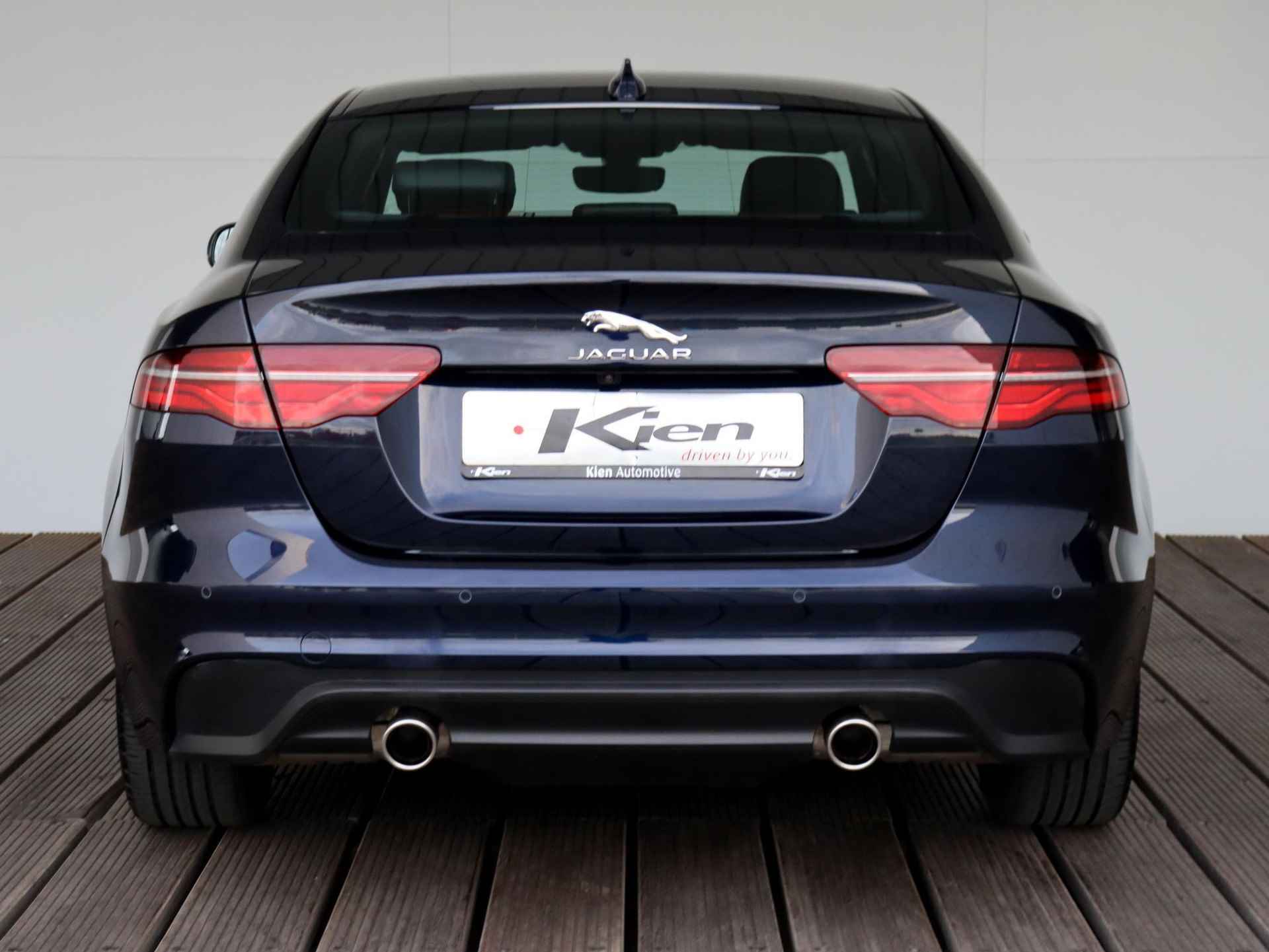 Jaguar XE 2.0 P250 SE  | Blackline 18" | Lederenbekleding | Groot navi | - 16/29