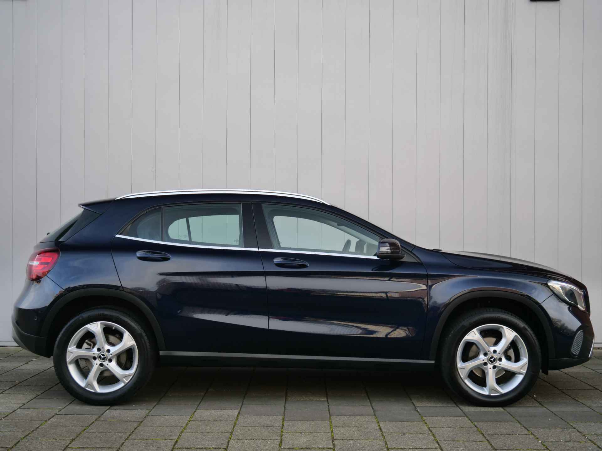 Mercedes-Benz GLA 200 Premium Plus 157 Pk Automaat Navigatie / Camera / Stoelverwarming - 9/39