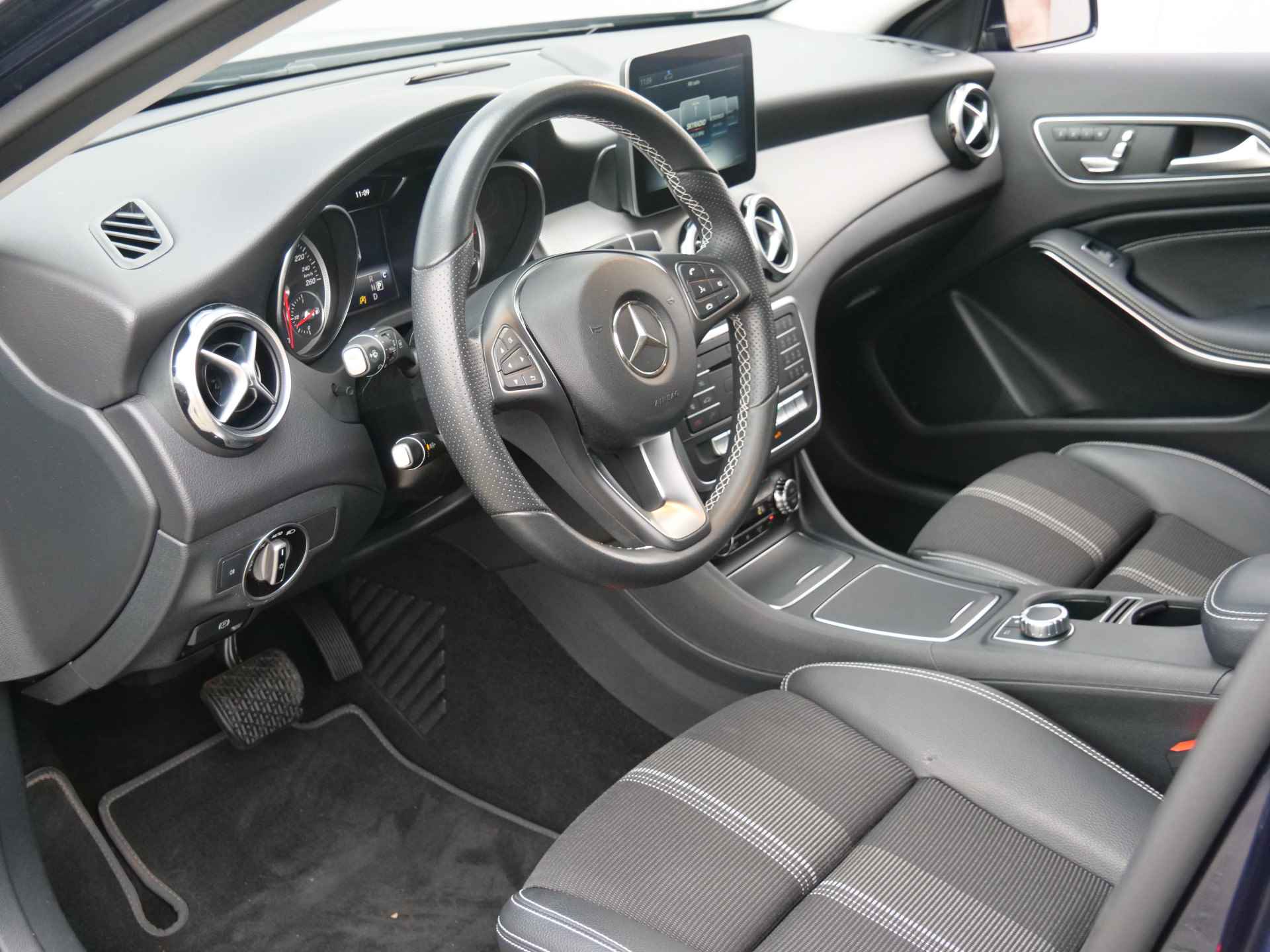 Mercedes-Benz GLA 200 Premium Plus 157 Pk Automaat Navigatie / Camera / Stoelverwarming - 18/39