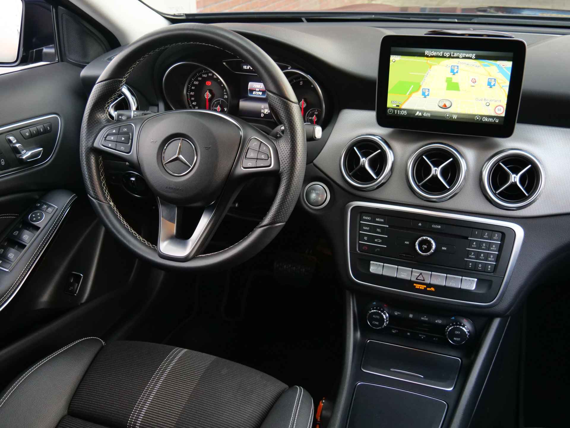 Mercedes-Benz GLA 200 Premium Plus 157 Pk Automaat Navigatie / Camera / Stoelverwarming - 21/39