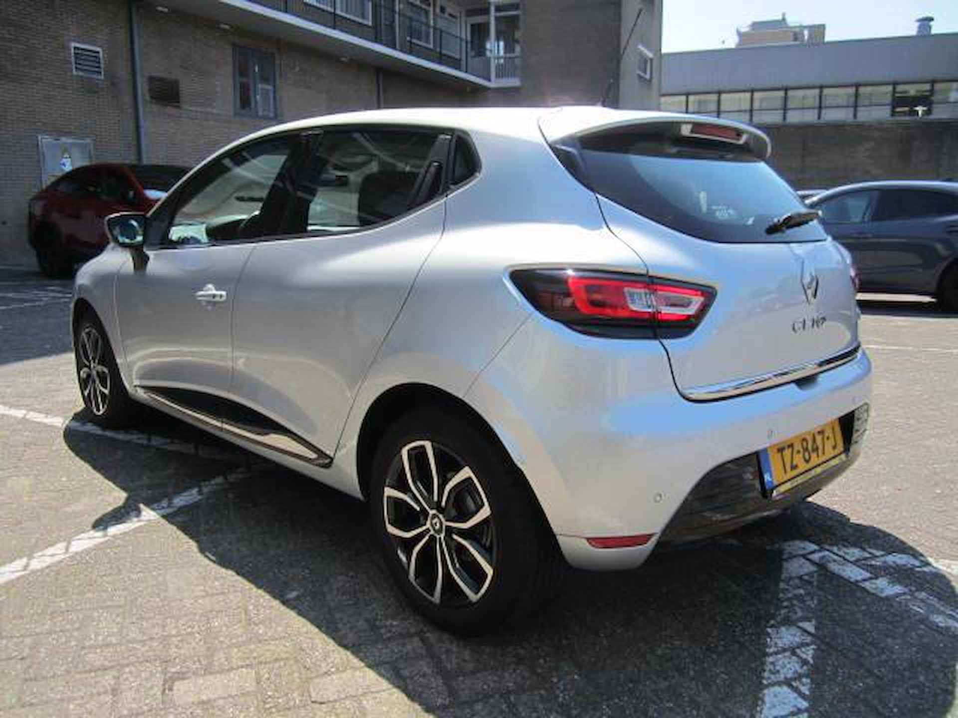 Renault Clio 0.9 TCe Intens - 6/18