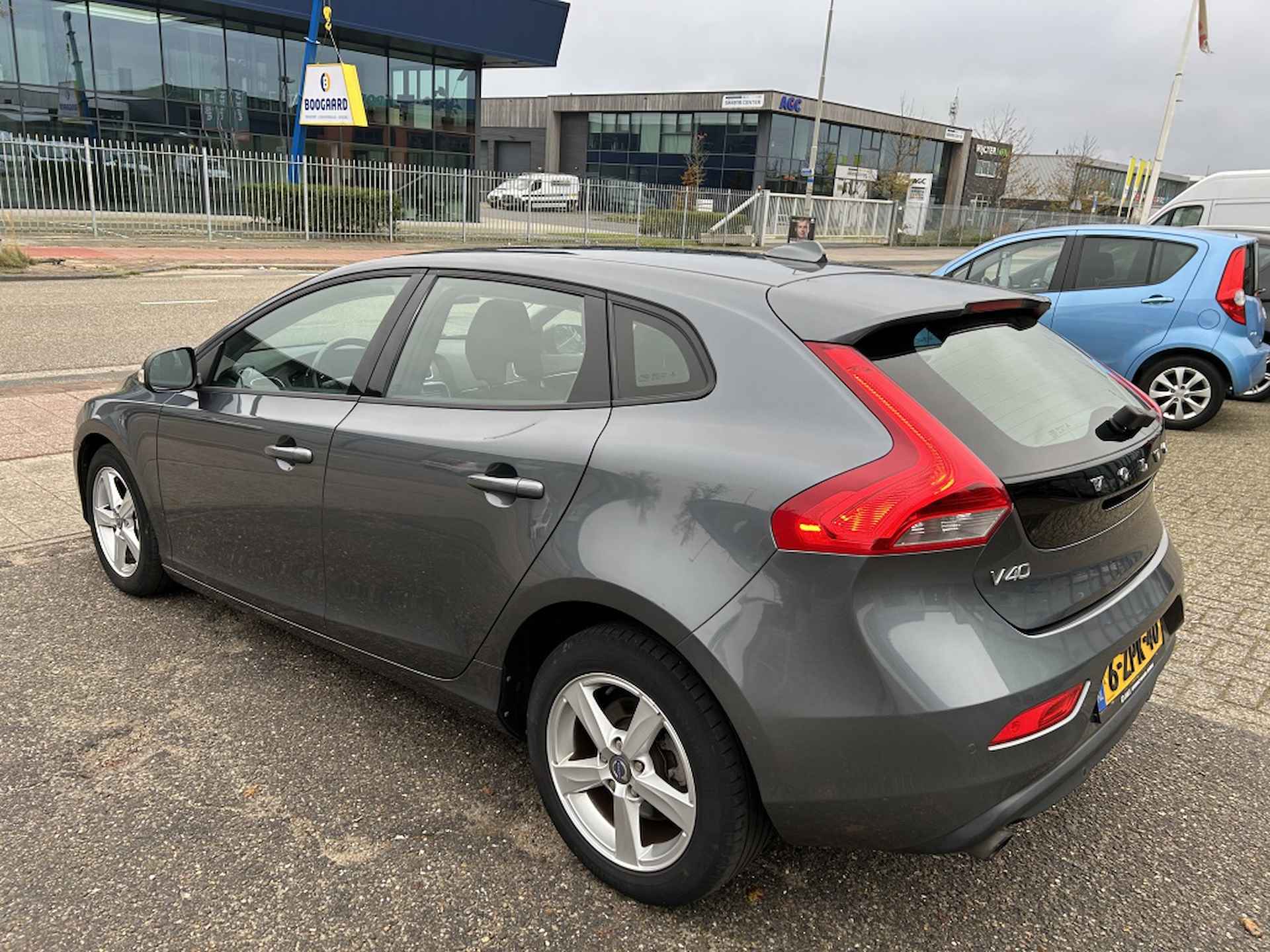 Volvo V40 1.6 T2 Summum - 3/33