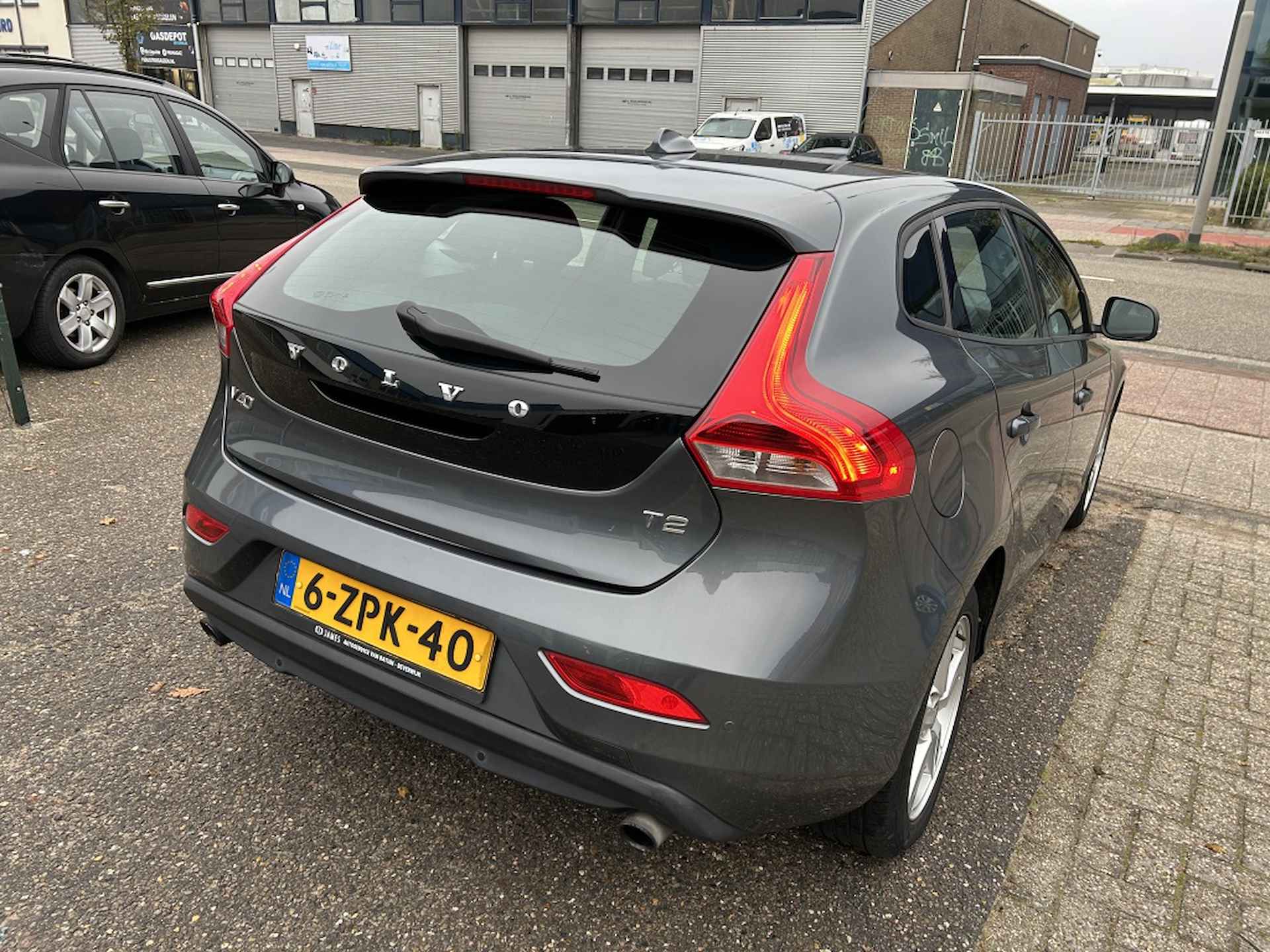 Volvo V40 1.6 T2 Summum - 6/33