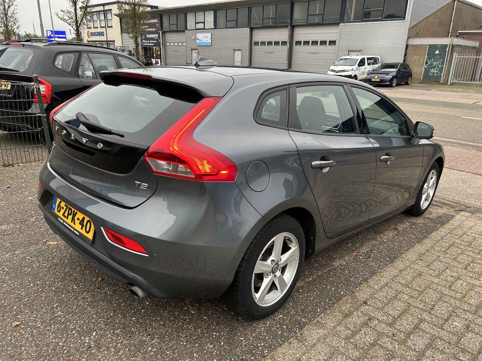 Volvo V40 1.6 T2 Summum - 7/33