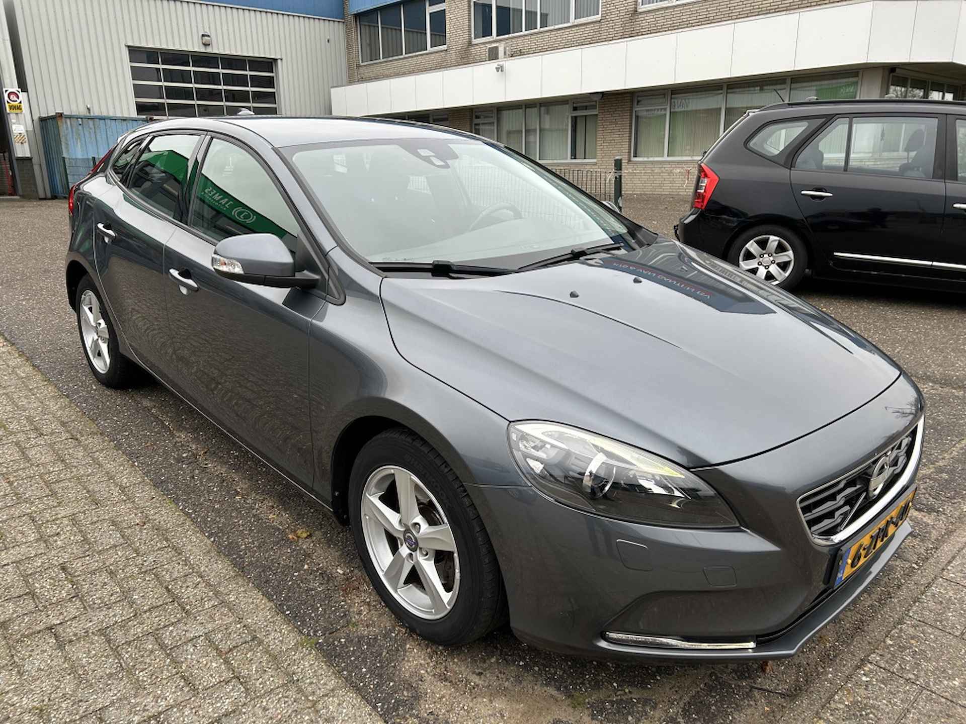 Volvo V40 1.6 T2 Summum - 8/33