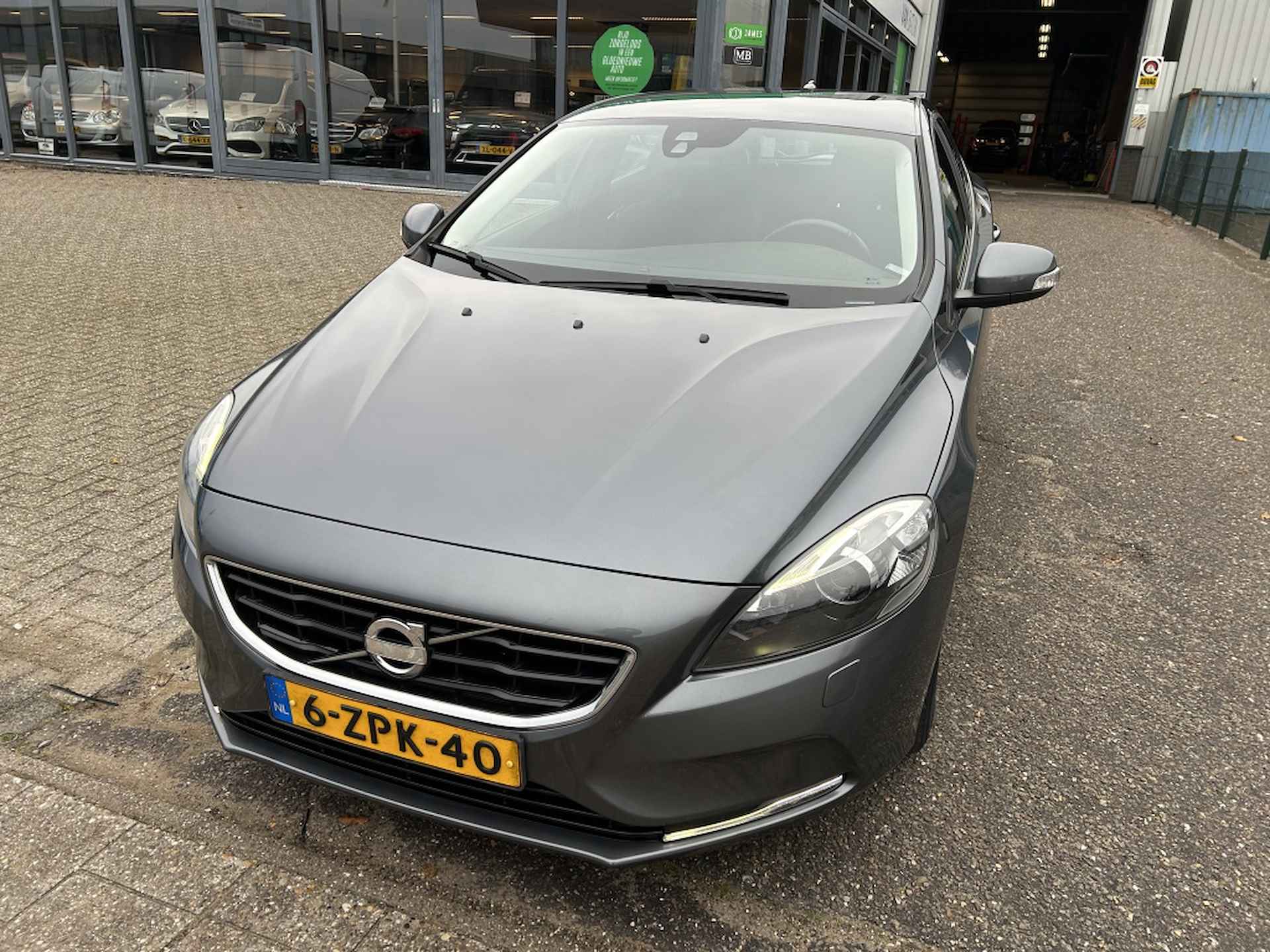 Volvo V40 1.6 T2 Summum - 11/33