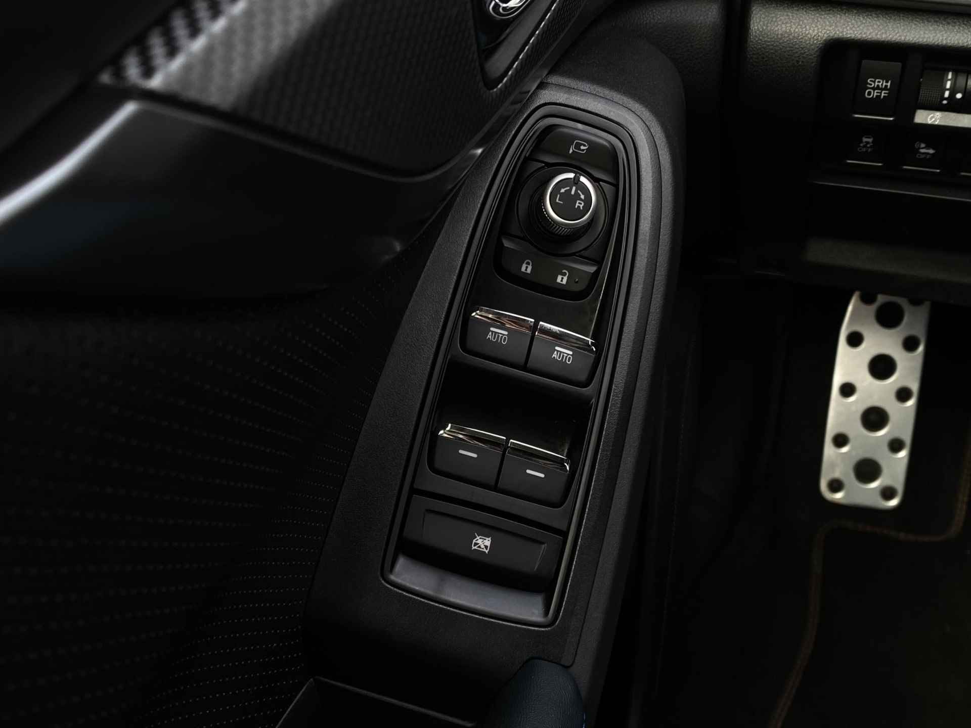 Subaru XV 2.0i e-BOXER Premium | Adaptieve Cruise Control | Achteruitrijcamera | Navigatie | Stoelverwarming voor | Parkeersensoren achter | Schuif/kantel dak | - 19/40