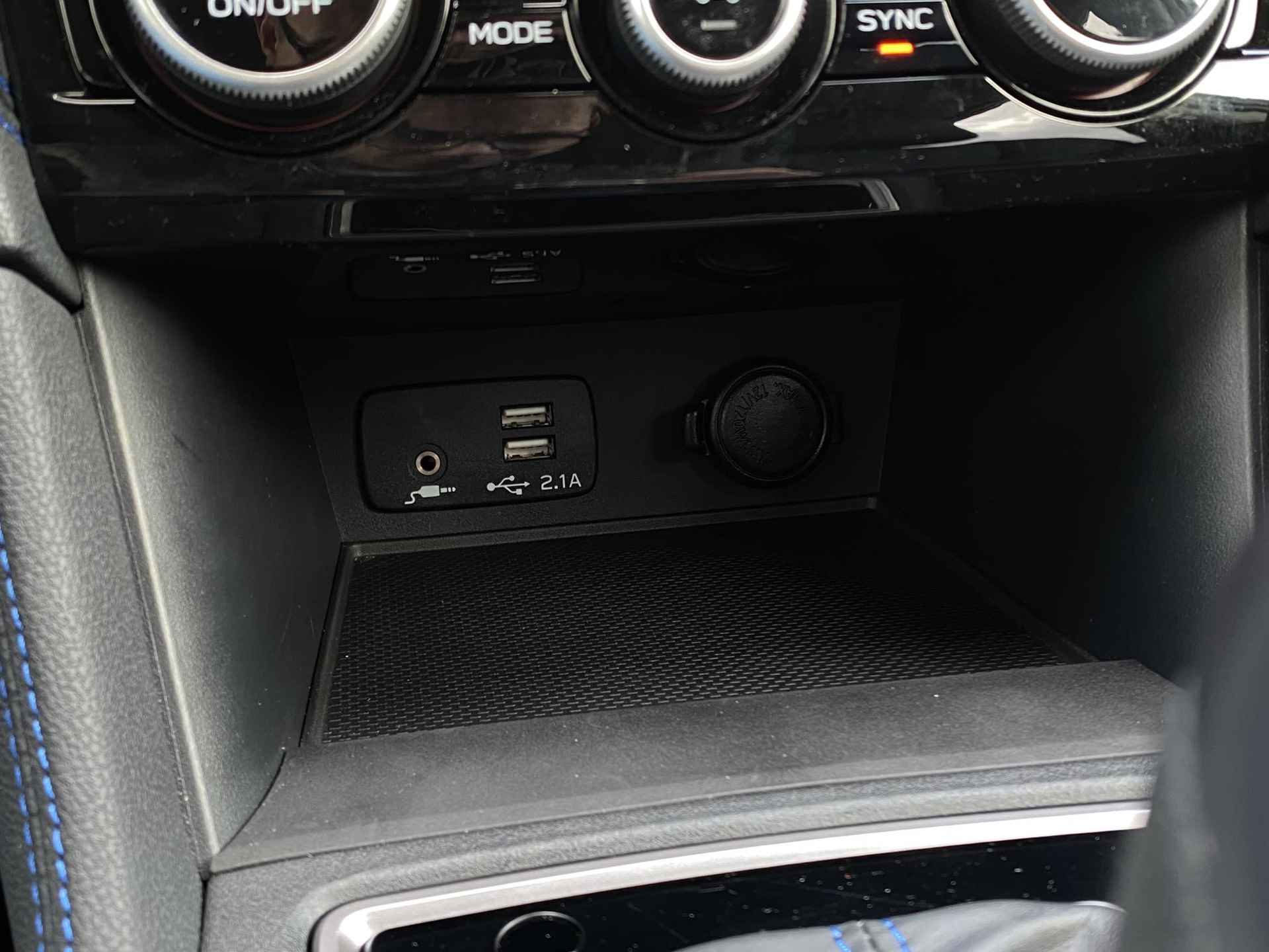 Subaru XV 2.0i e-BOXER Premium | Adaptieve Cruise Control | Achteruitrijcamera | Navigatie | Stoelverwarming voor | Parkeersensoren achter | Schuif/kantel dak | - 32/40