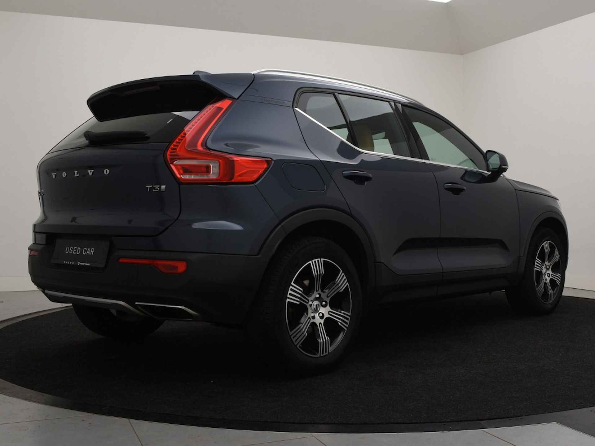 Volvo XC40 T3 AUT(8) INSCRIPTION SCHUIFDAK DAB+ KEYLESS ACC BLIS LEDER - 3/40