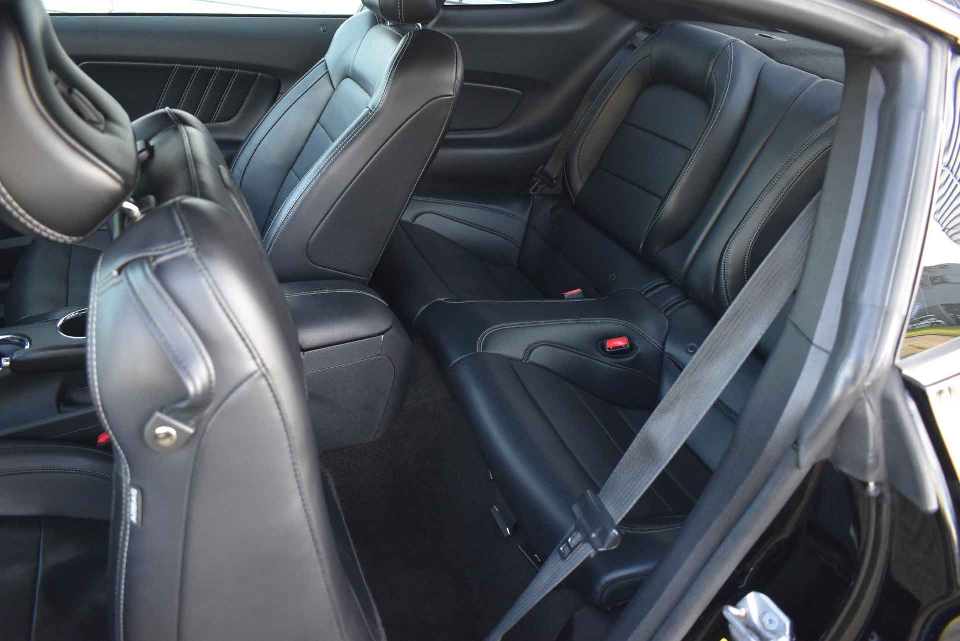 Ford Mustang Fastback 2.3 EcoBoost 317PK | Leder | Navigatie | Cruisecontrol - 13/53