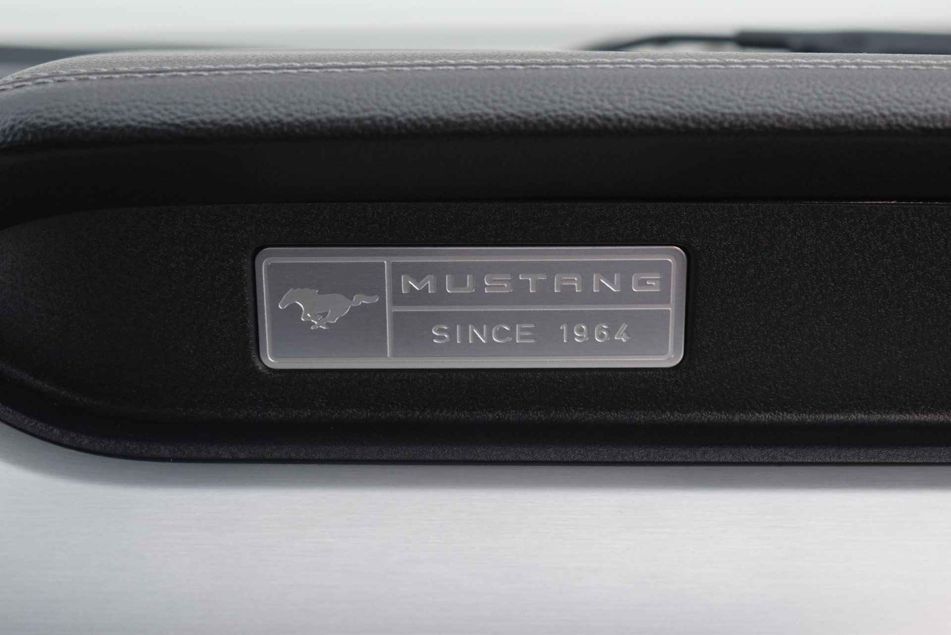 Ford Mustang Fastback 2.3 EcoBoost 317PK | Leder | Navigatie | Cruisecontrol - 52/53
