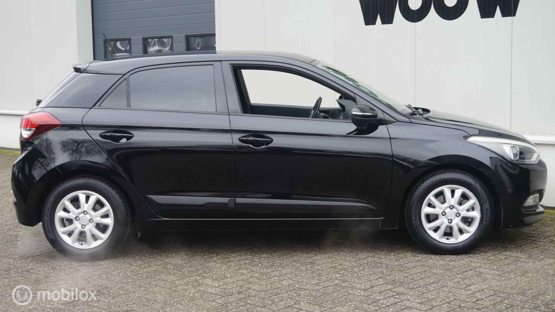 Hyundai i20 1.0 T-GDI100pk Go! Navigatie | Trekhaak | Achteruitrijcamera - 6/33