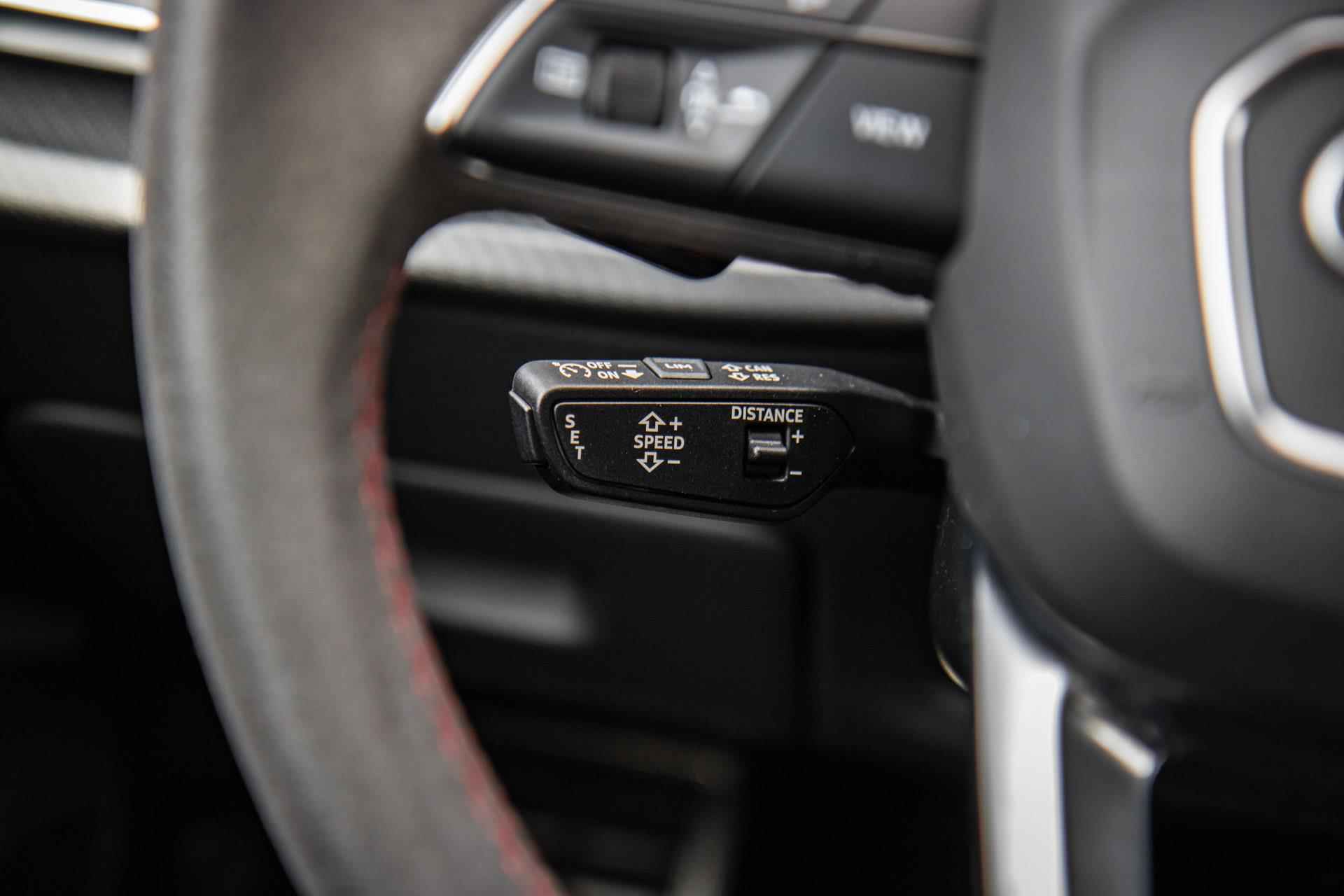 Audi RS Q8 4.0 TFSI 600pk quattro | Panoramadak | Trekhaak | Head-up | Keramisch - 32/60