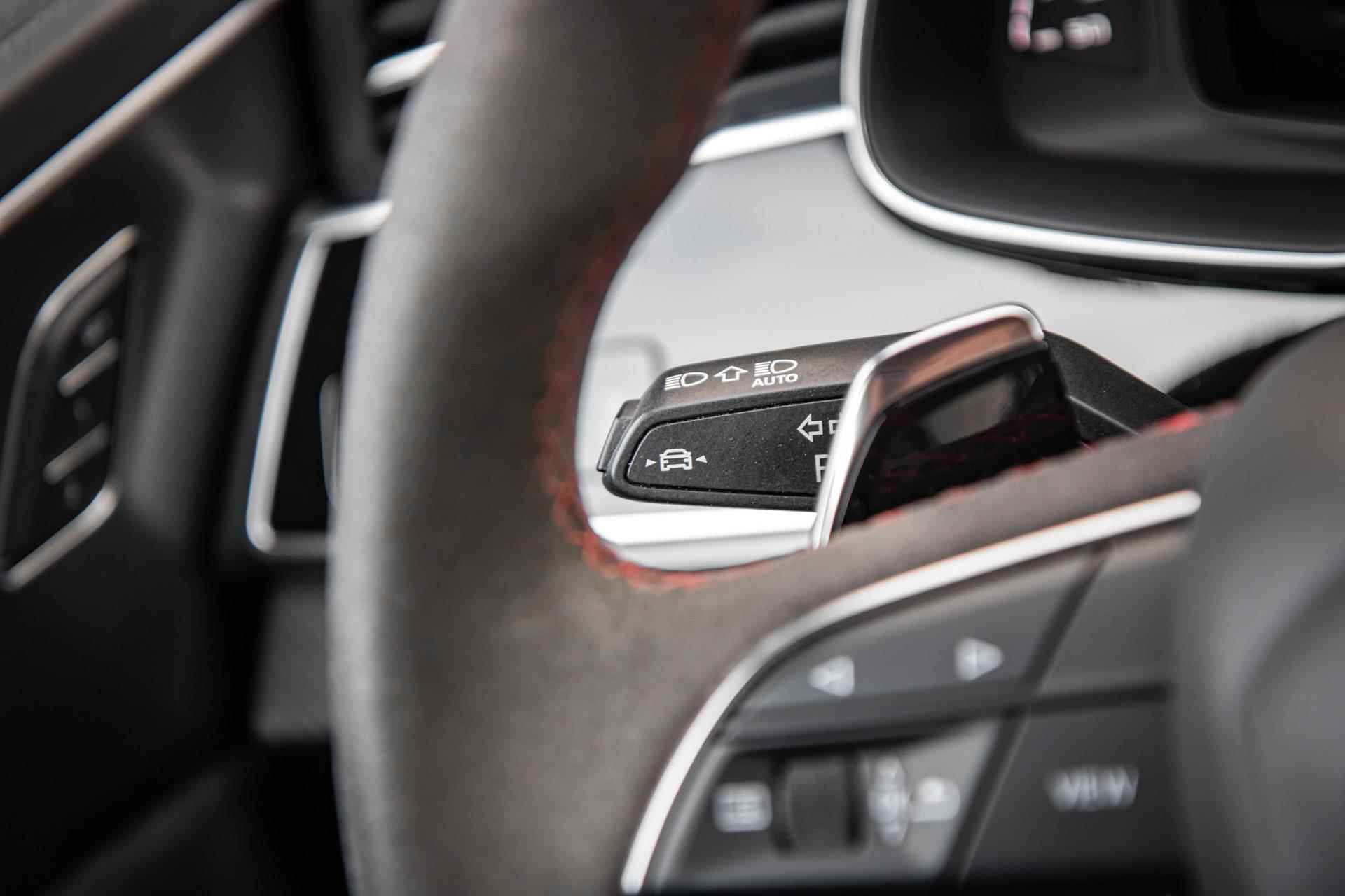 Audi RS Q8 4.0 TFSI 600pk quattro | Panoramadak | Trekhaak | Head-up | Keramisch - 33/60