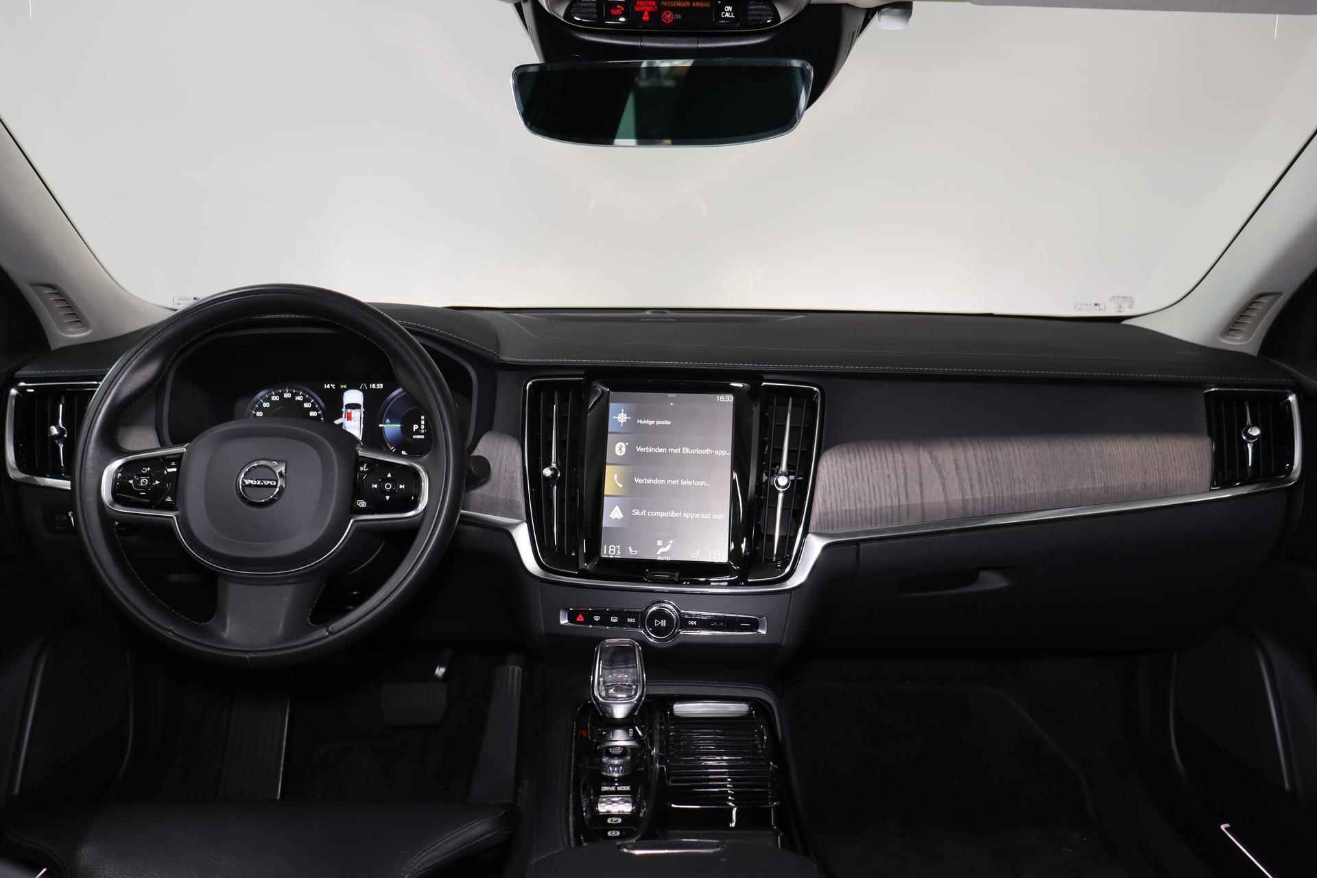 Volvo S90 T8 AWD Inscription - IntelliSafe Assist & Surround - Adaptieve LED koplampen - Harman/Kardon audio - Parkeercamera achter - Verwarmde voorstoelen, stuur & achterbank - Parkeersensoren voor & achter - Elektr. bedienb. voorstoelen met geheugen - Standkachel - Extra getint glas - Elektr. inklapbare Trekhaak - 19' LMV - 25/28