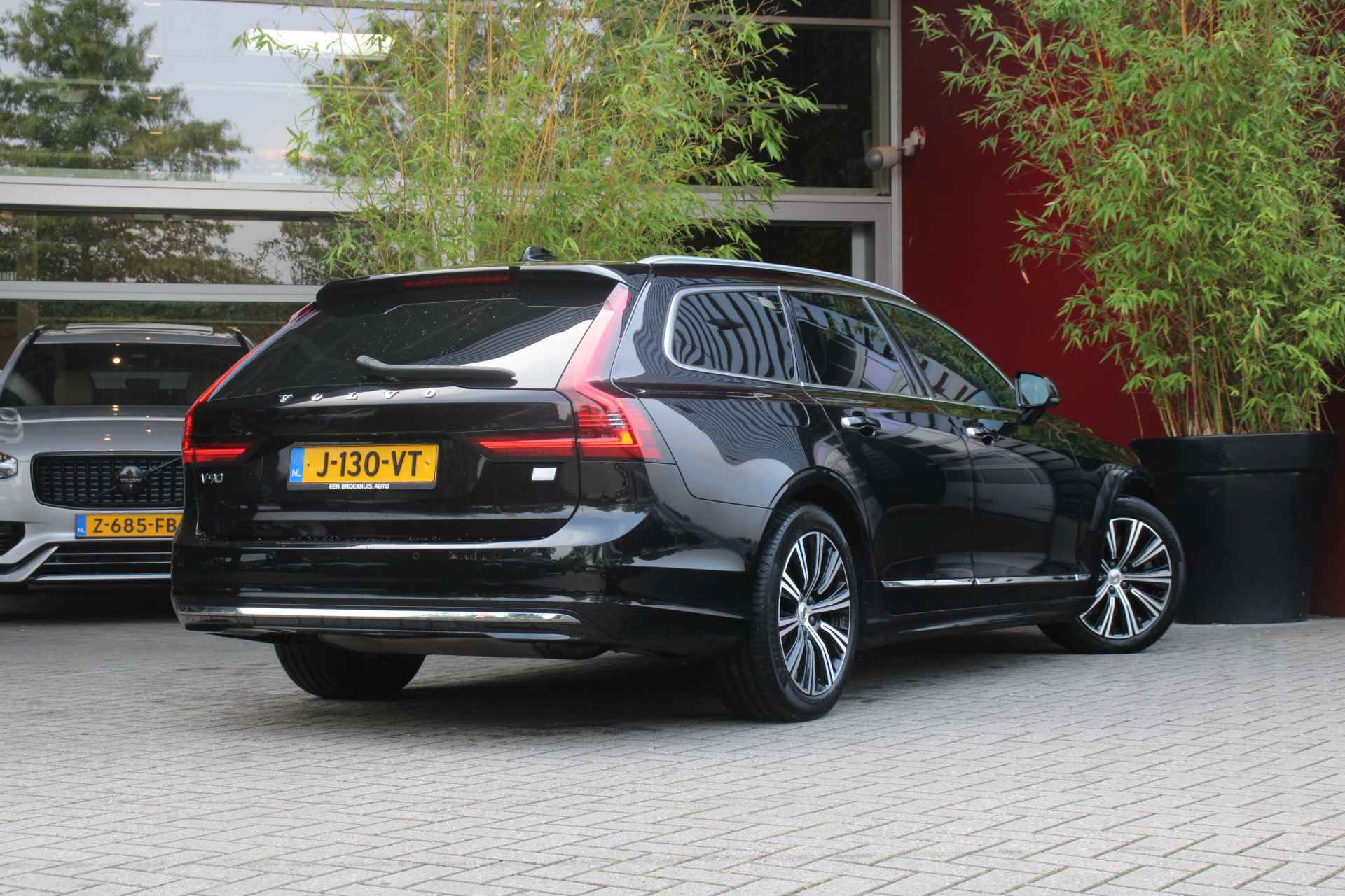 Volvo V90 T6 AWD Inscription | Trekhaak | Camera | Schuifdak | Adaptive Cruise | BLIS | Harman/Kardon - 3/17