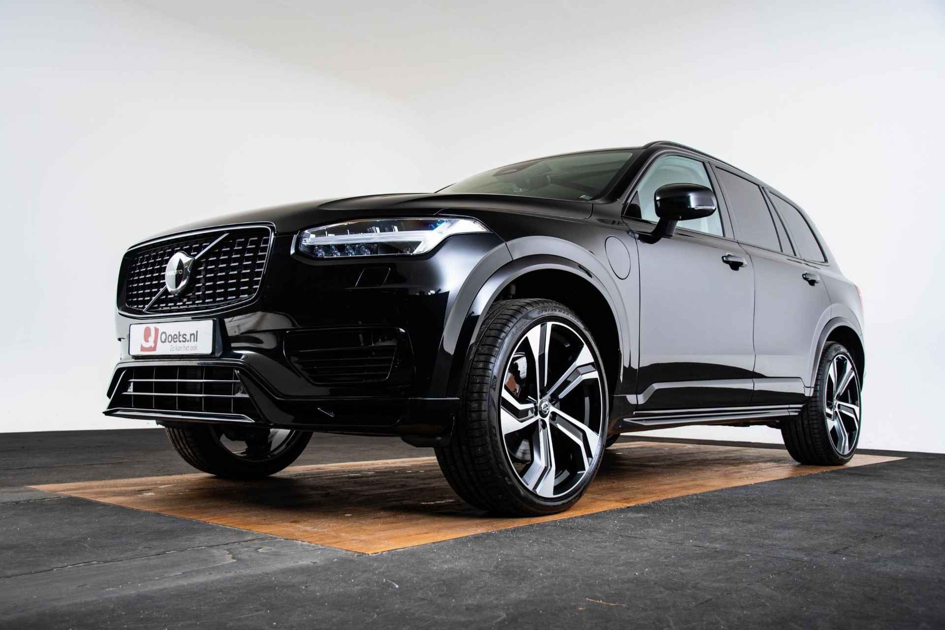 Volvo XC90 2.0 T8 Recharge AWD Ultimate Dark Trekhaak - Panoramadak - Head Up - Bowers & Wilkins - Stoelventilatie/verwarming - Elektrisch verstelbare bestuurdersstoel met memory - Getinte/ Gelamineerde ruiten - - 61/72