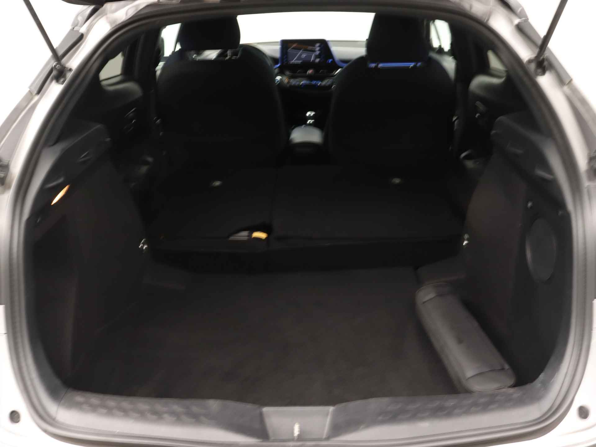 Toyota C-HR 1.8 Hybrid Bi-tone | Navigatie | JBL-audio | Stoel- en stuurverwarming | - 39/45