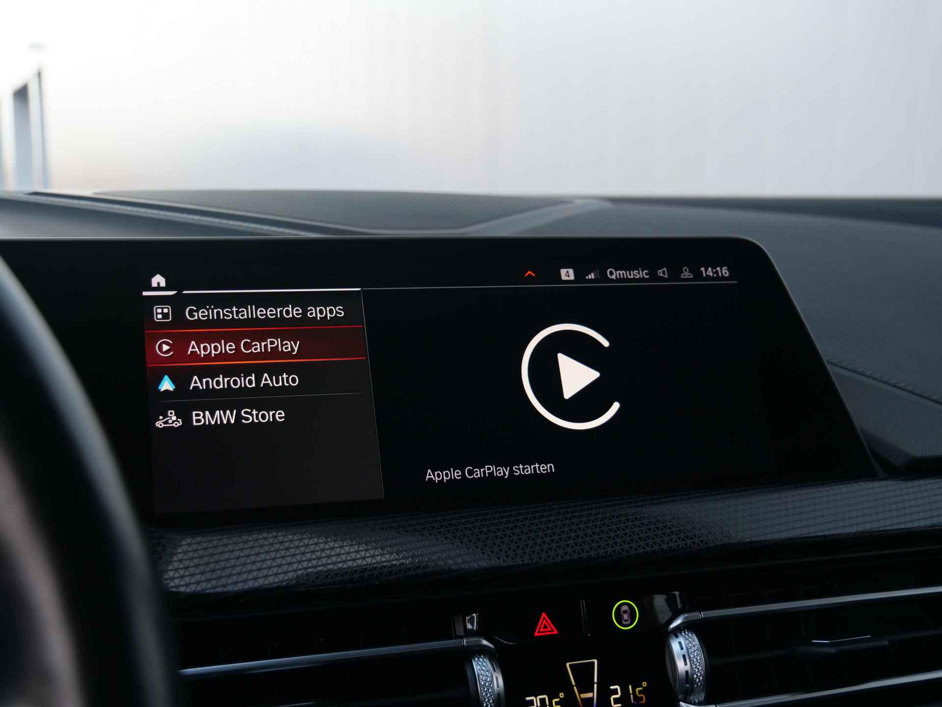 BMW 1-serie 118i Executive Edition 136 Pk Automaat Navigatie / Apple Carplay / DAB / PDC - 40/48