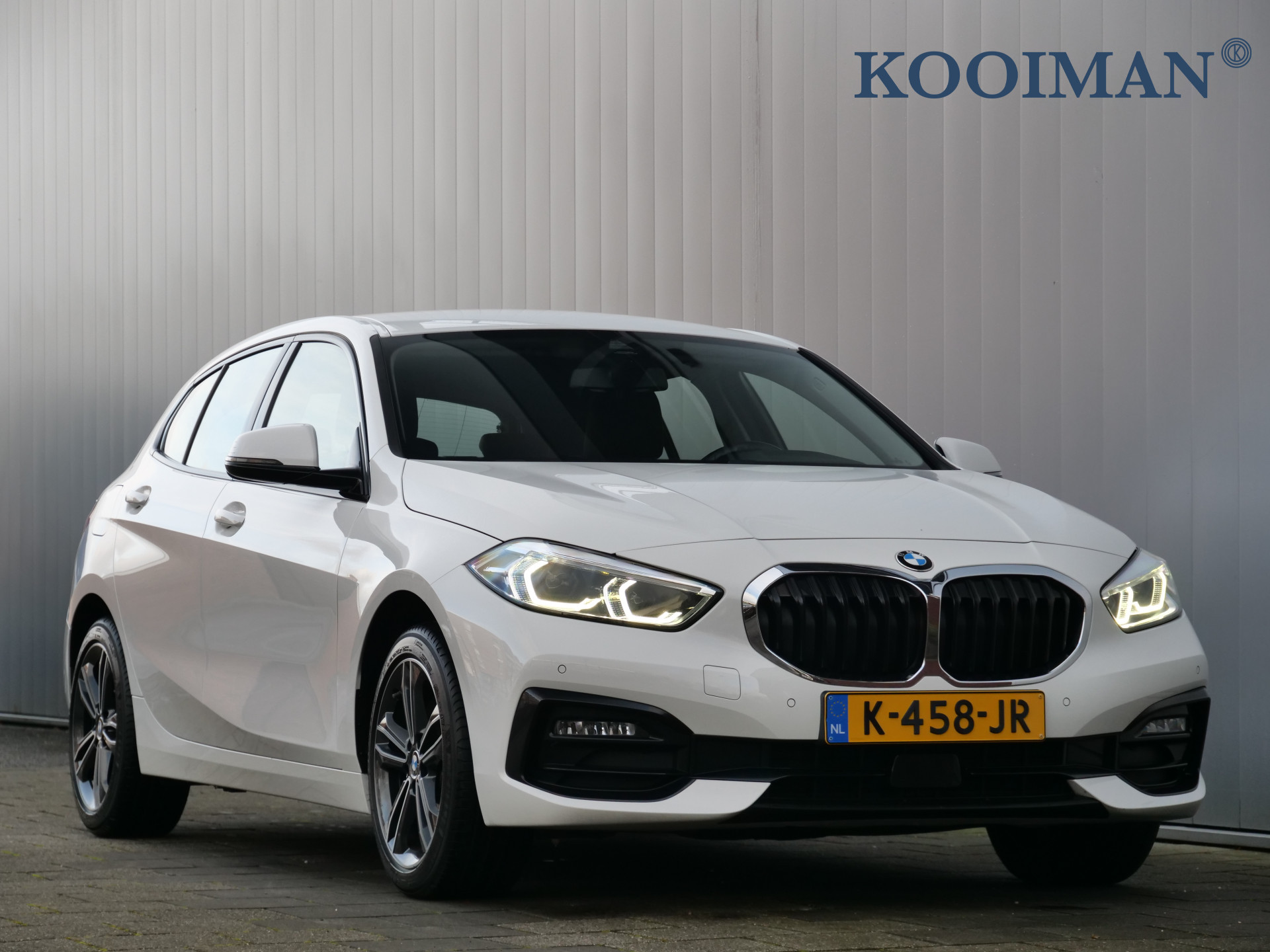 BMW 1-serie 118i Executive Edition 136 Pk Automaat Navigatie / Apple Carplay / DAB / PDC