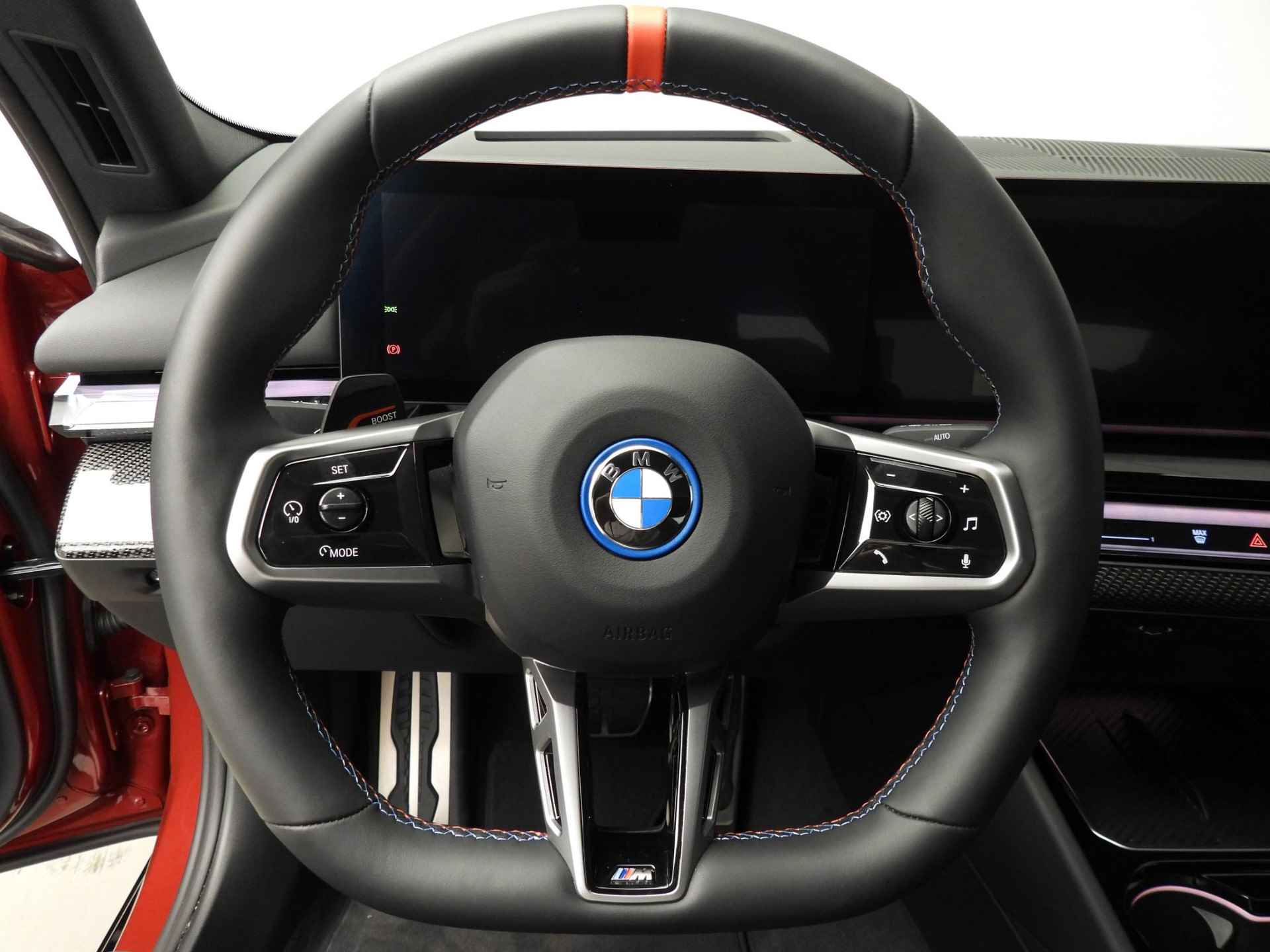 BMW i5 Sedan M-Sportpakket | LED | HUD | Trekhaak | Panoramadak | Keyles go | DAB | Bowers&Wilkins sound | Alu 20 inch - 12/54