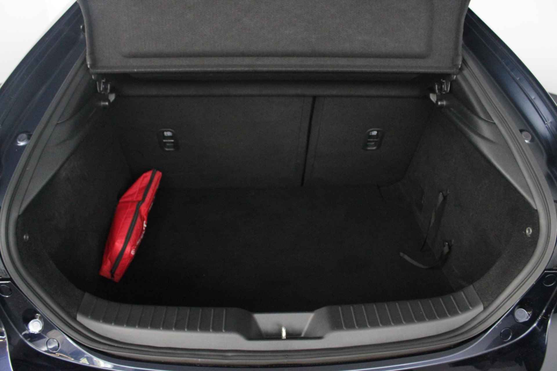 Mazda 3 2.0 e-SkyActiv-X M Hybrid 180 Luxury | Lederen Bekleding | Bose Audio - 10/47