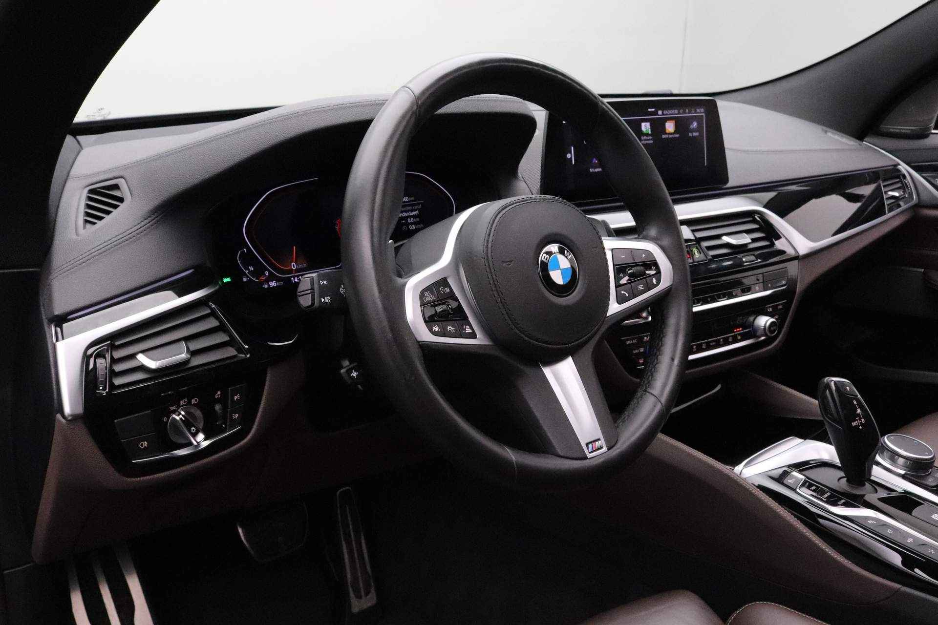 BMW 6 Serie Gran Turismo 630i High Executive Edition | M Sportpakket | BMW Personal CoPilot Pack | Automatische sporttransmissie met stuurschakeling | Adaptive Air Suspension | Comfort Access | 	Comfortstoelen voor | 	Harman Kardon Surround Sou - 18/27