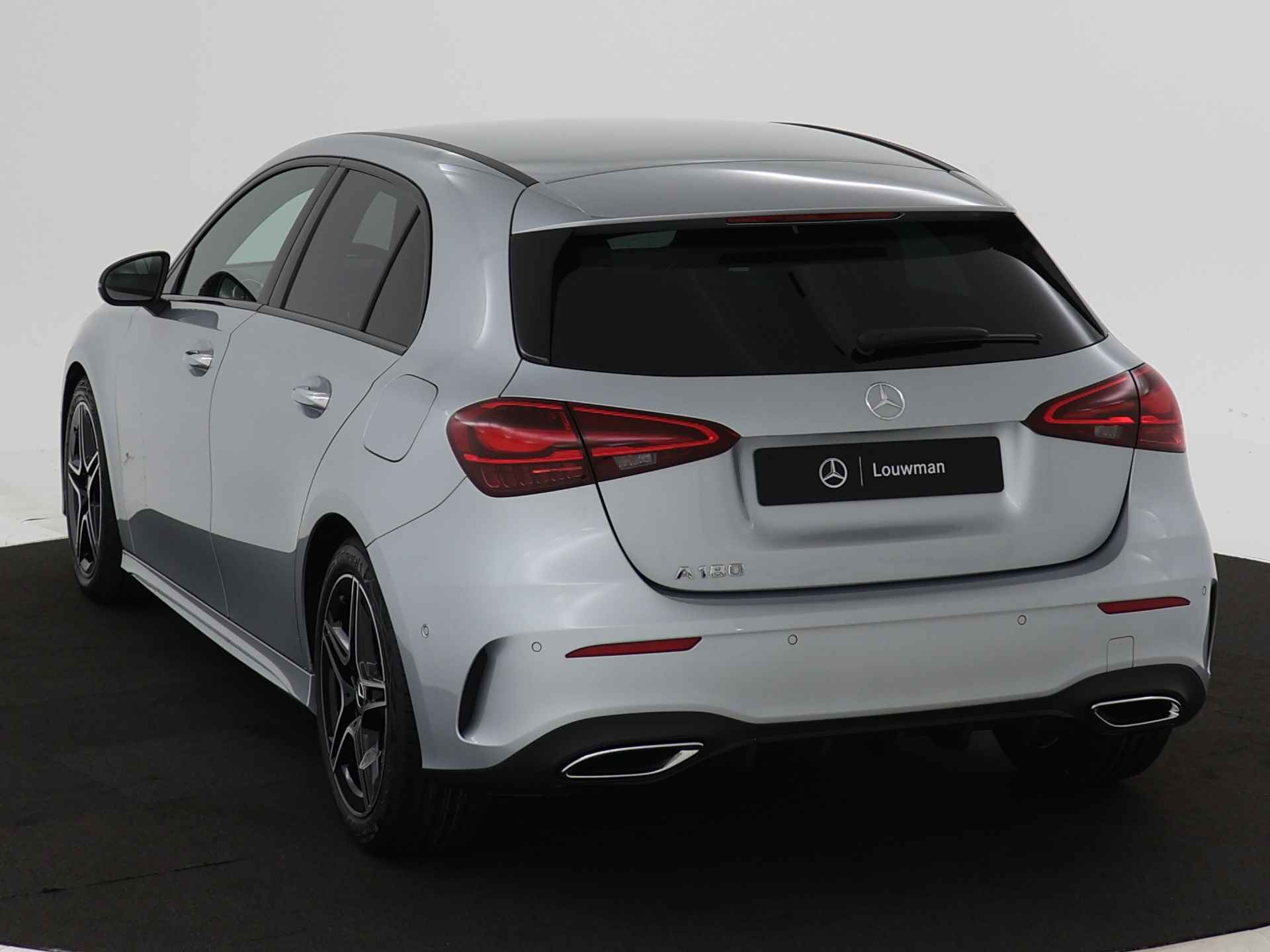 Mercedes-Benz A-Klasse 180 Star Edition AMG Line | Nightpakket | Dodehoekassistent | Parkeerpakket met achteruitrijcamera | KEYLESS GO | Extra USB-poorten | Sfeerverlichting | Draadloos oplaadsysteem voor smartphone | - 13/39