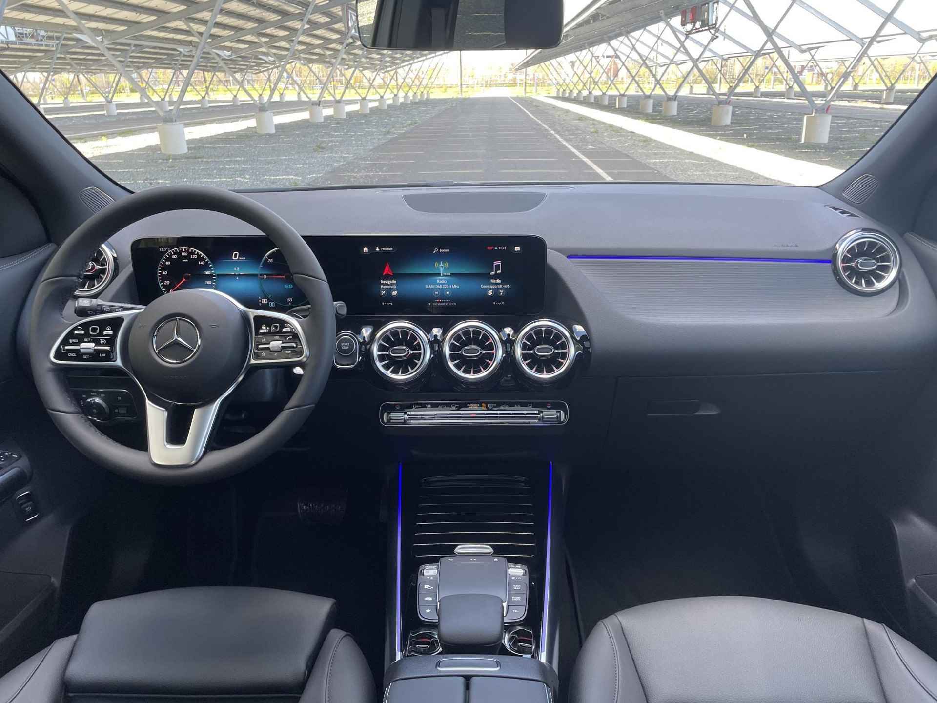 Mercedes-Benz EQA 250 Luxury Line | Panorama schuif/kanteldak | Parkeercamera | Sfeerverlichting | Stoelverwarming | KEYLESS-GO - 7/32