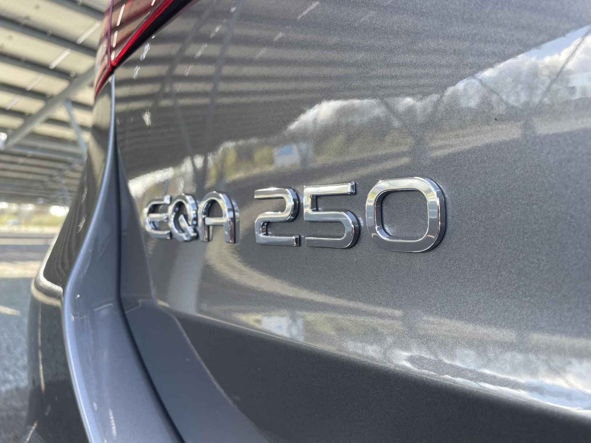 Mercedes-Benz EQA 250 Luxury Line | Panorama schuif/kanteldak | Parkeercamera | Sfeerverlichting | Stoelverwarming | KEYLESS-GO - 21/32