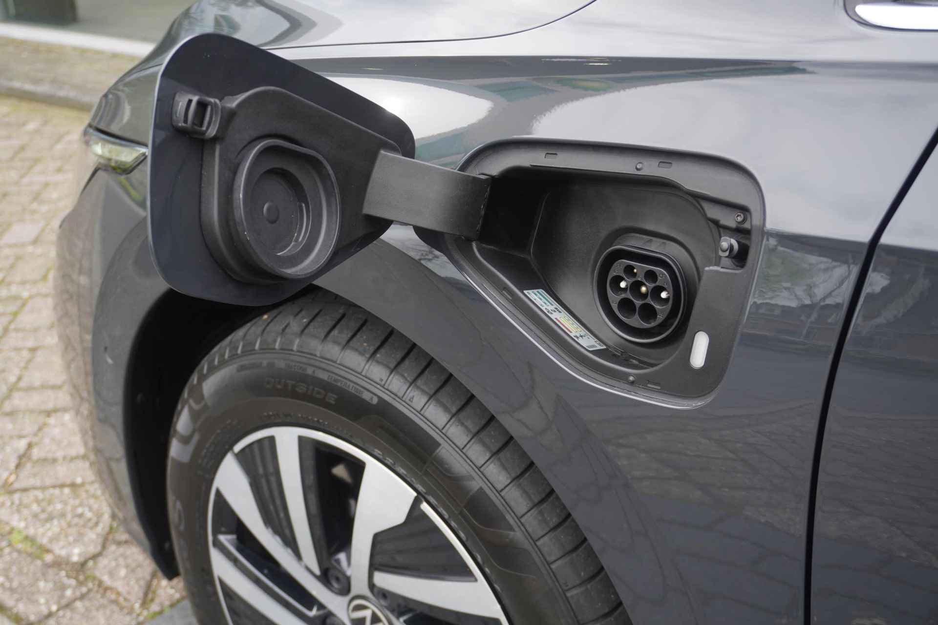 Volkswagen Golf 1.4 eHybrid Style | CarPlay | Elektr. bestuurdersstoel met geheugen | Navi | ACC | LED - 23/25