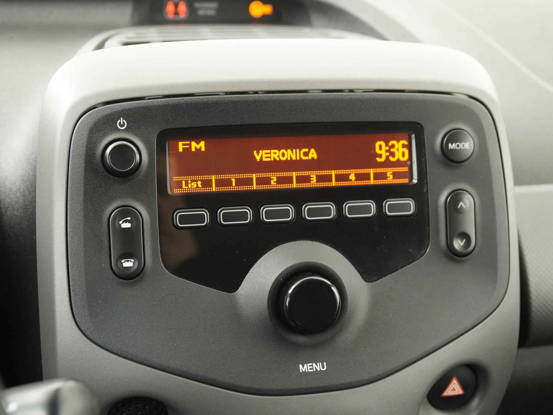 Peugeot 108 1.0 e-VTi Active | Airco | Bluetooth | Zondag Open! - 13/27