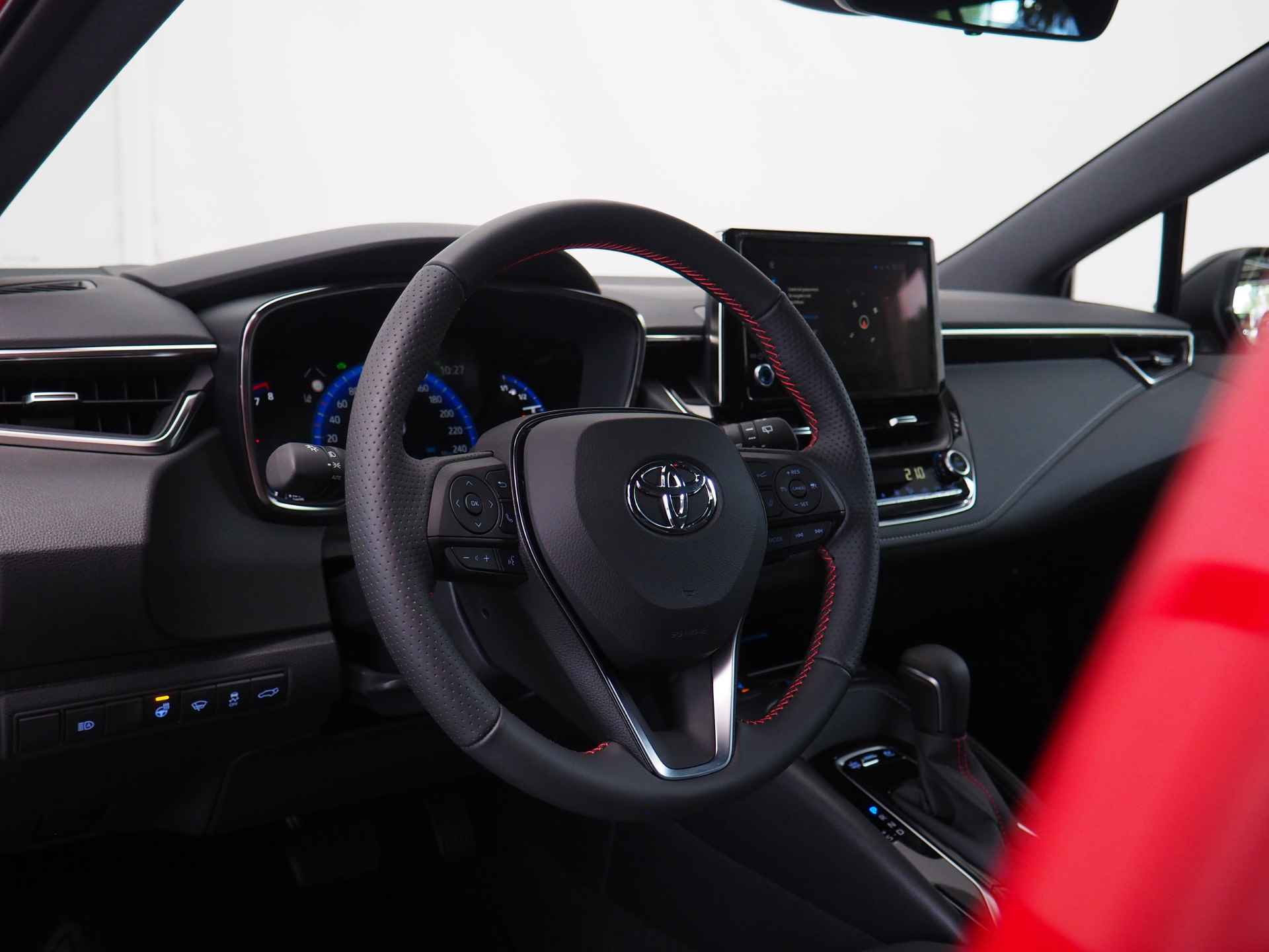 Toyota Corolla 2.0 Hybrid GR-Sport | Noodremfunctie (auto's, fietsers, voetgangers) | Adaptieve Cruise Control | Stuur- en stoelverwarming | Lane Assist | Apple CarPlay/ Android Auto | - 18/34