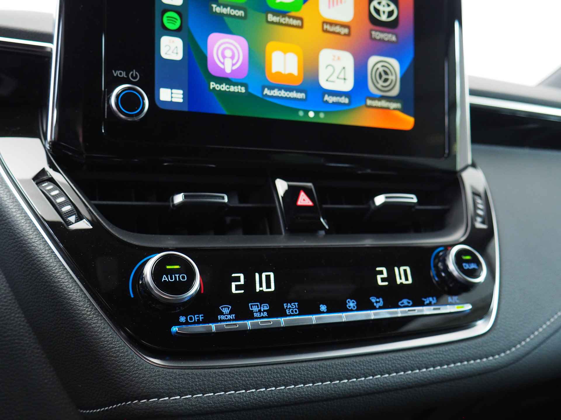 Toyota Corolla 2.0 Hybrid GR-Sport | Noodremfunctie (auto's, fietsers, voetgangers) | Adaptieve Cruise Control | Stuur- en stoelverwarming | Lane Assist | Apple CarPlay/ Android Auto | - 22/34