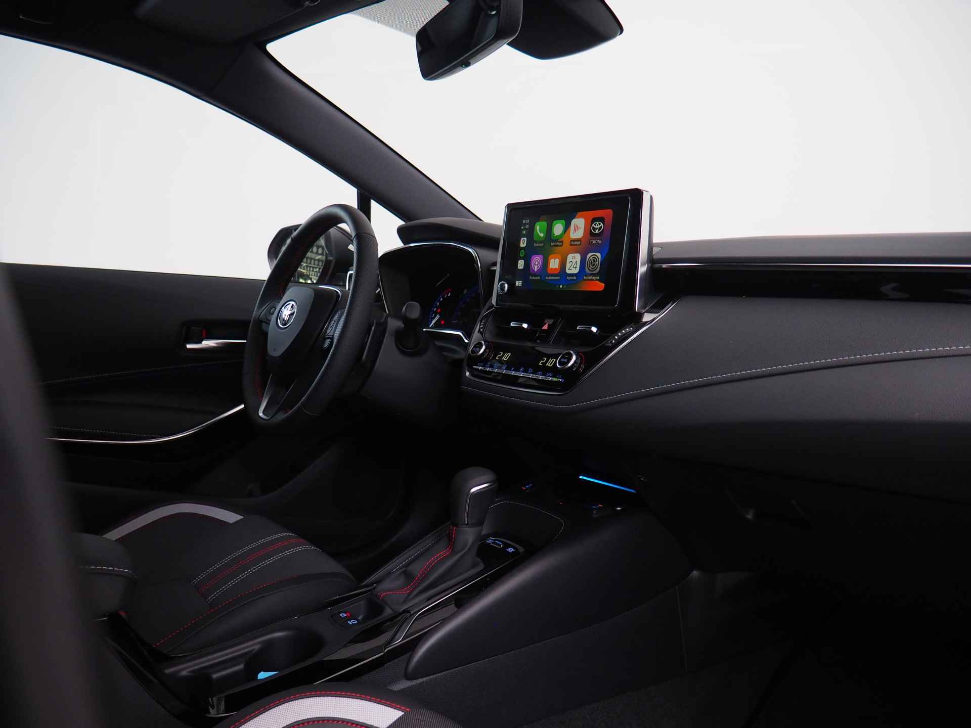 Toyota Corolla 2.0 Hybrid GR-Sport | Noodremfunctie (auto's, fietsers, voetgangers) | Adaptieve Cruise Control | Stuur- en stoelverwarming | Lane Assist | Apple CarPlay/ Android Auto | - 25/34