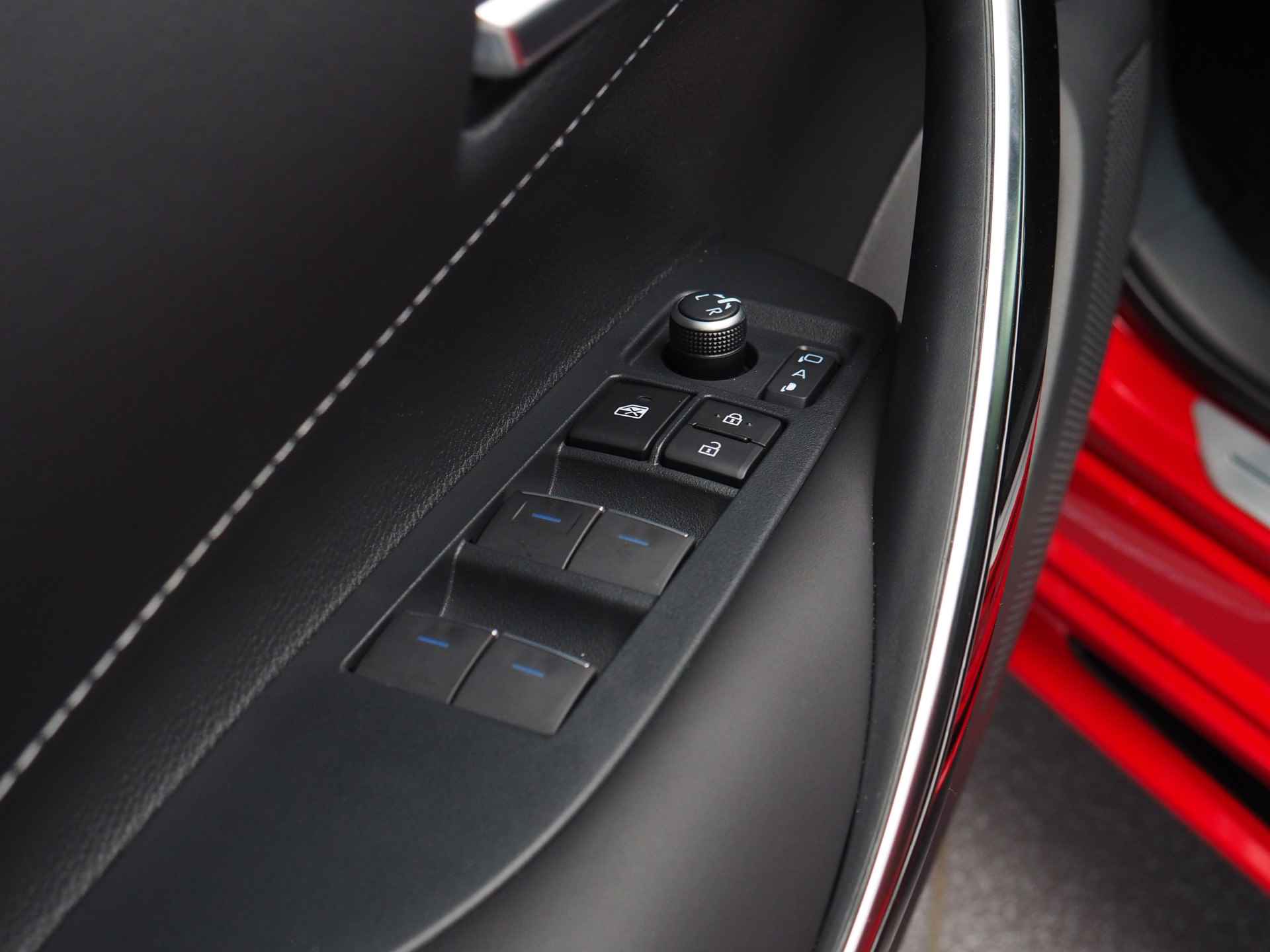 Toyota Corolla 2.0 Hybrid GR-Sport | Noodremfunctie (auto's, fietsers, voetgangers) | Adaptieve Cruise Control | Stuur- en stoelverwarming | Lane Assist | Apple CarPlay/ Android Auto | - 30/34