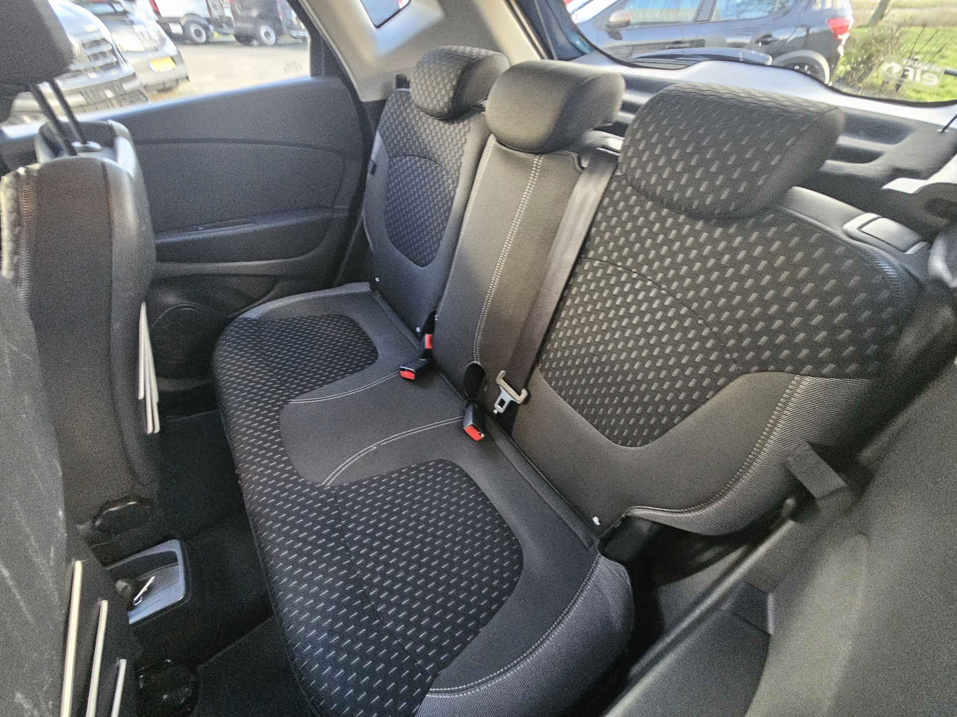 Renault Captur 1.3 TCe 130pk Intens | Navigatie | Cruise | Climat Control | 17" LMV | Trekhaak | incl. Bovag rijklaarpakket met 12 maanden garantie | - 31/35