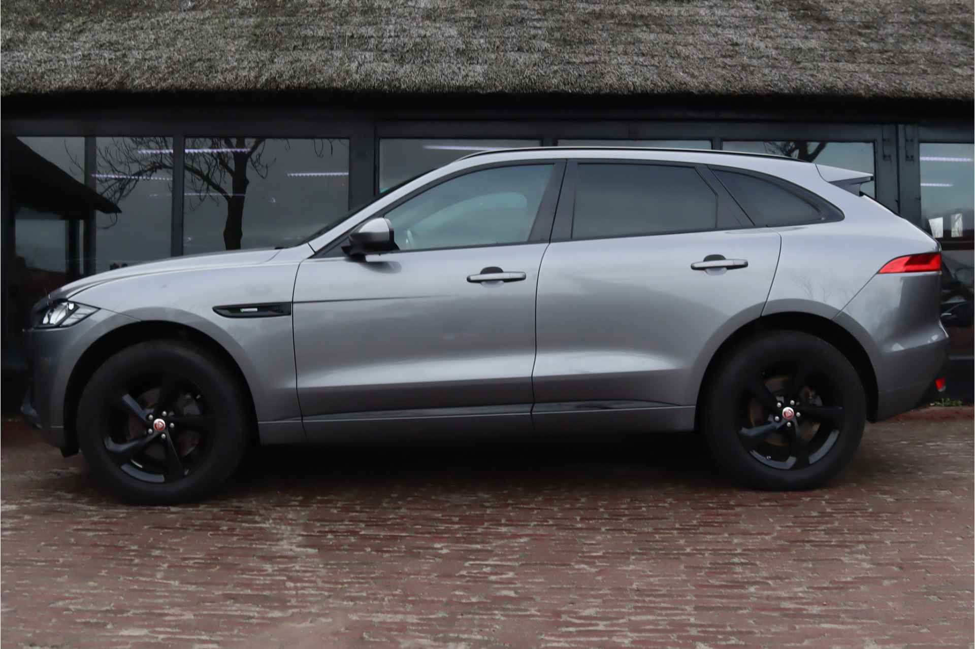 Jaguar F-Pace 2.0t AWD Premium Sport Edition | Navigatie | Achteruitrijcamera | Lm velgen | Leder | Panoramadak | Automaat | - 6/37