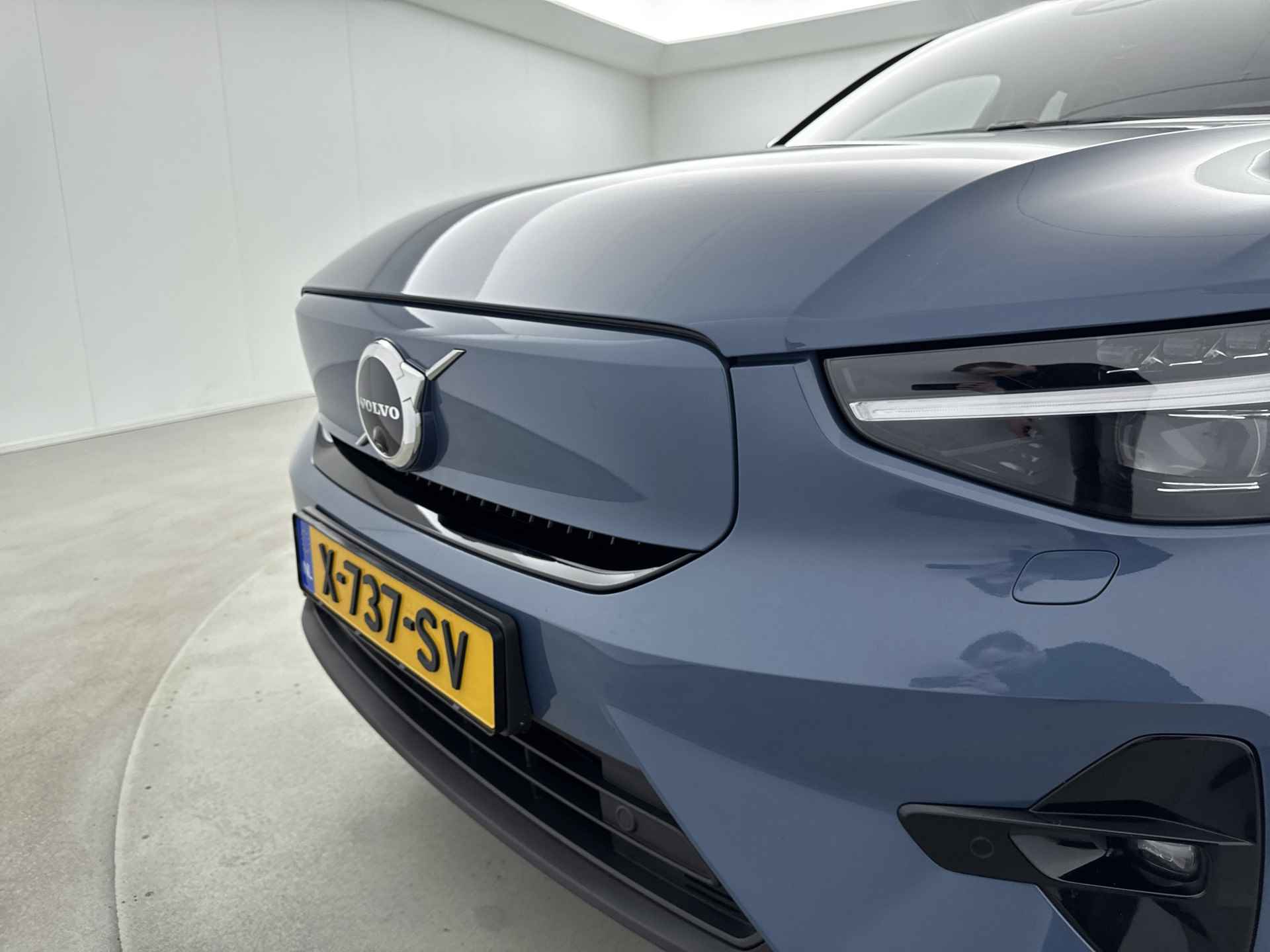 Volvo C40 Ultimate Extended 82 kWh | Pixel LED | 20‘‘ | Nubuck stoelen | Getint glas - 27/29