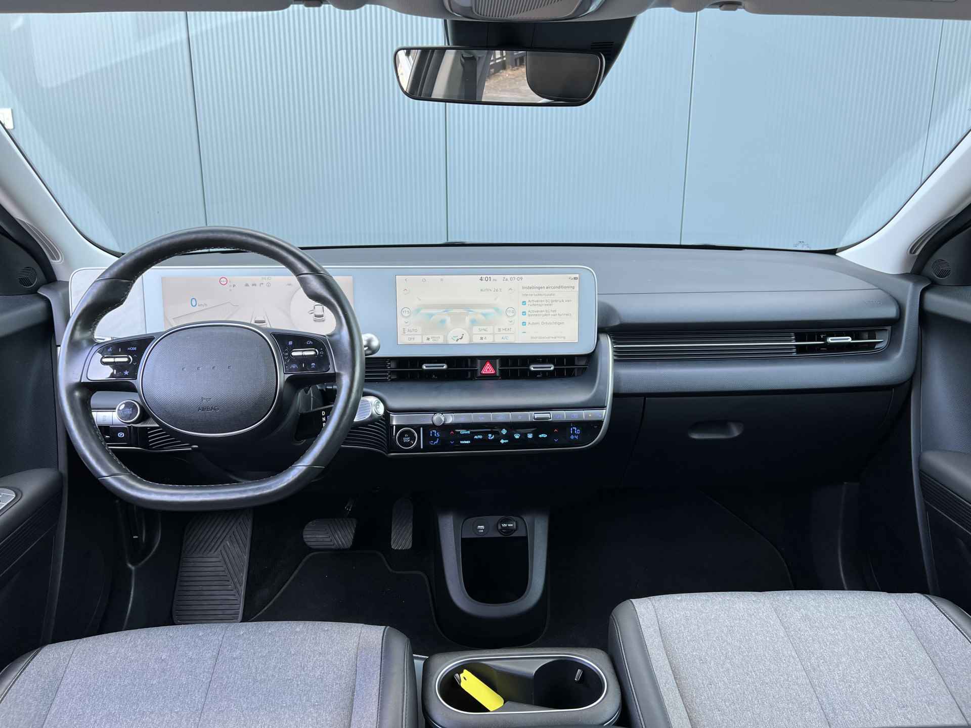 Hyundai IONIQ 5 73 kWh 218pk Connect Automaat | Leder | Climate | Camera | Keyless | Full Led | Navigatie | Winterpakket | Warmtepomp | 19" Lich - 26/30