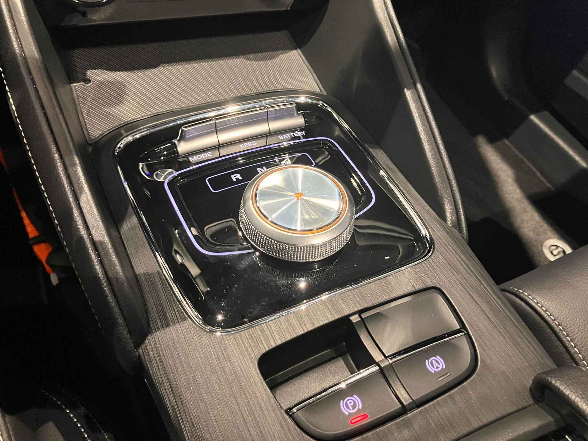 MG ZS EV Luxury 45 kWh | Panoramadak | Camera | Lederen Bekleding | Navigatie | - 23/26