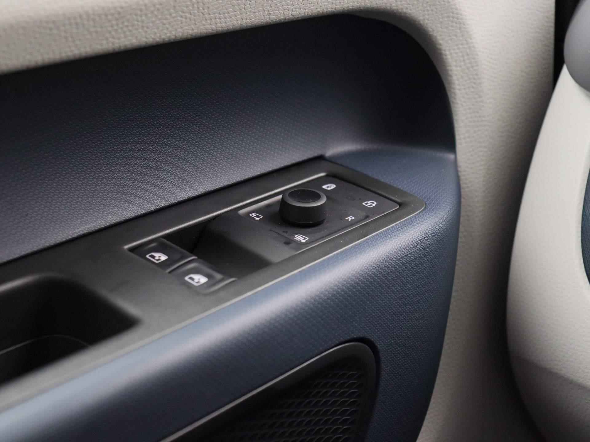 Volkswagen ID. Buzz Pro 77kWh 204 PK | Automaat | Navigatie | LED Matrix | Trekhaak | Apple carplay | Android auto | Keyless | Parkeersensoren | Camera | Stoelverwarming | - 27/47