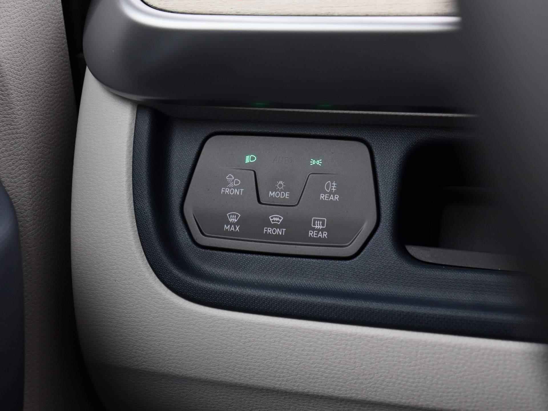 Volkswagen ID. Buzz Pro 77kWh 204 PK | Automaat | Navigatie | LED Matrix | Trekhaak | Apple carplay | Android auto | Keyless | Parkeersensoren | Camera | Stoelverwarming | - 28/47