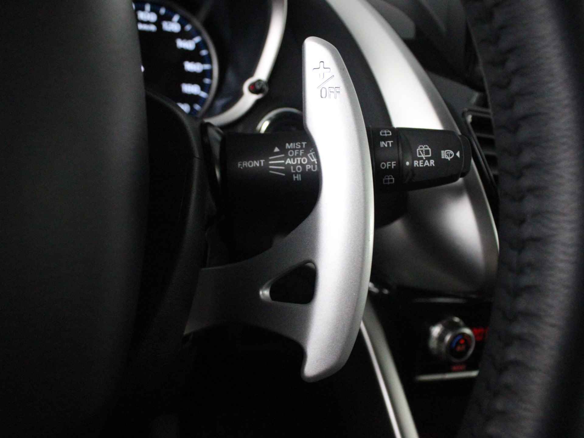 Mitsubishi Eclipse Cross 2.4 PHEV Intense+ | Navigatie | 18" LM Velgen | Apple Carplay / Android Auto | Stoelverwarming | - 27/47