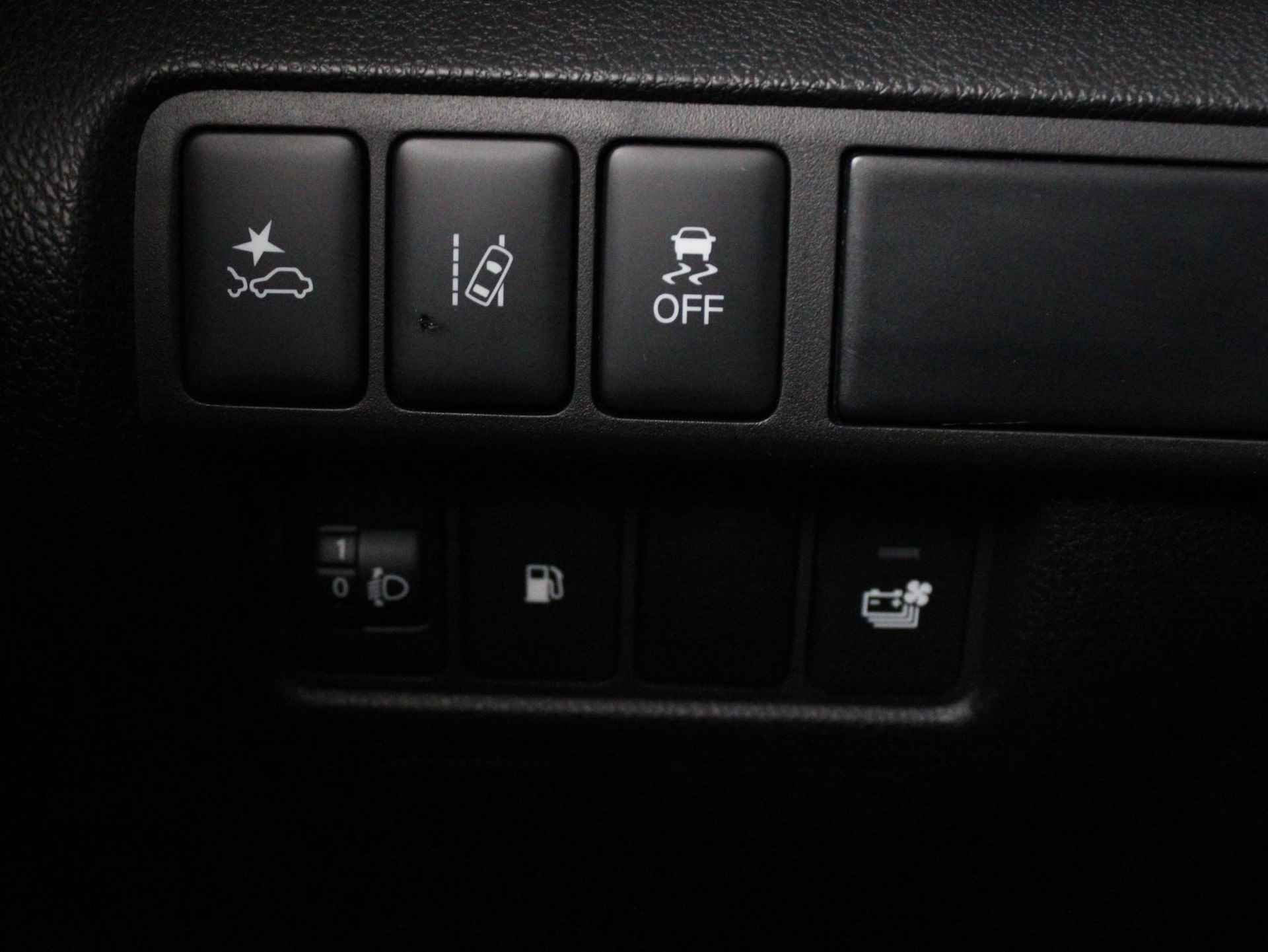 Mitsubishi Eclipse Cross 2.4 PHEV Intense+ | Navigatie | 18" LM Velgen | Apple Carplay / Android Auto | Stoelverwarming | - 45/47