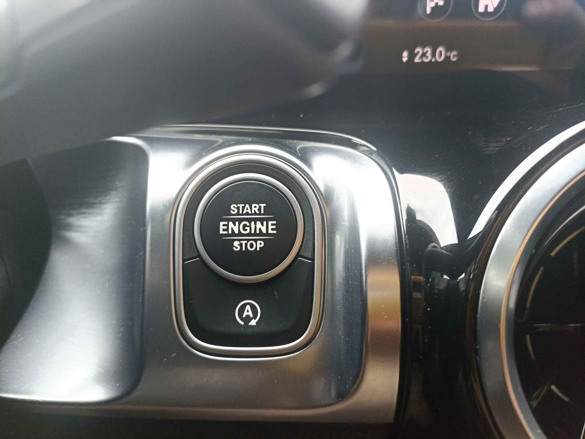 Mercedes-Benz GLB 200 Advantage 18" LM Velgen | Navigatie + BAB | | PDC V+A en Camera | Half  Lederen bekleding | - 16/27